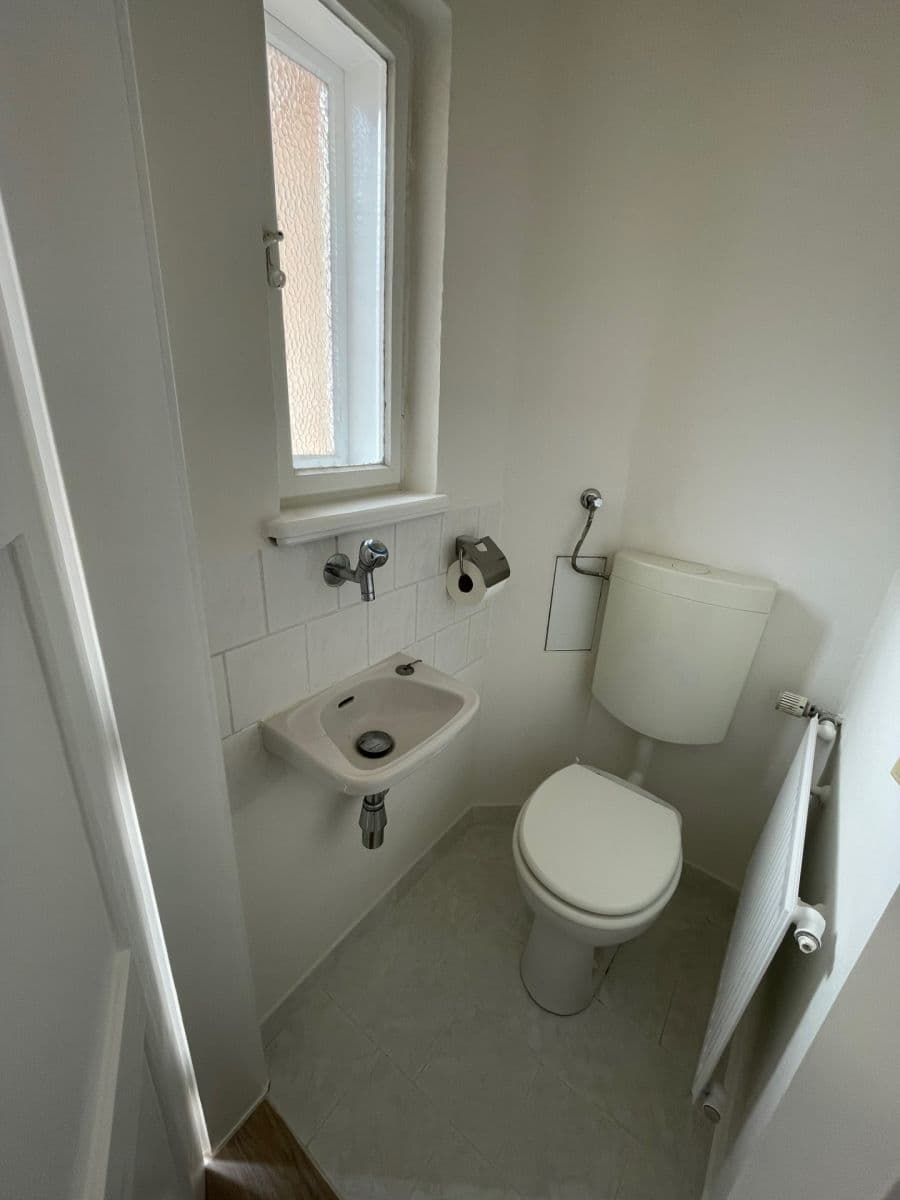 Prenájom bytu 2-izbový 51 m², N. A. Někrasova, Praha, Praha Prenájom bytu 2-izbový 51 m², N. A. Někrasova, Praha, Praha