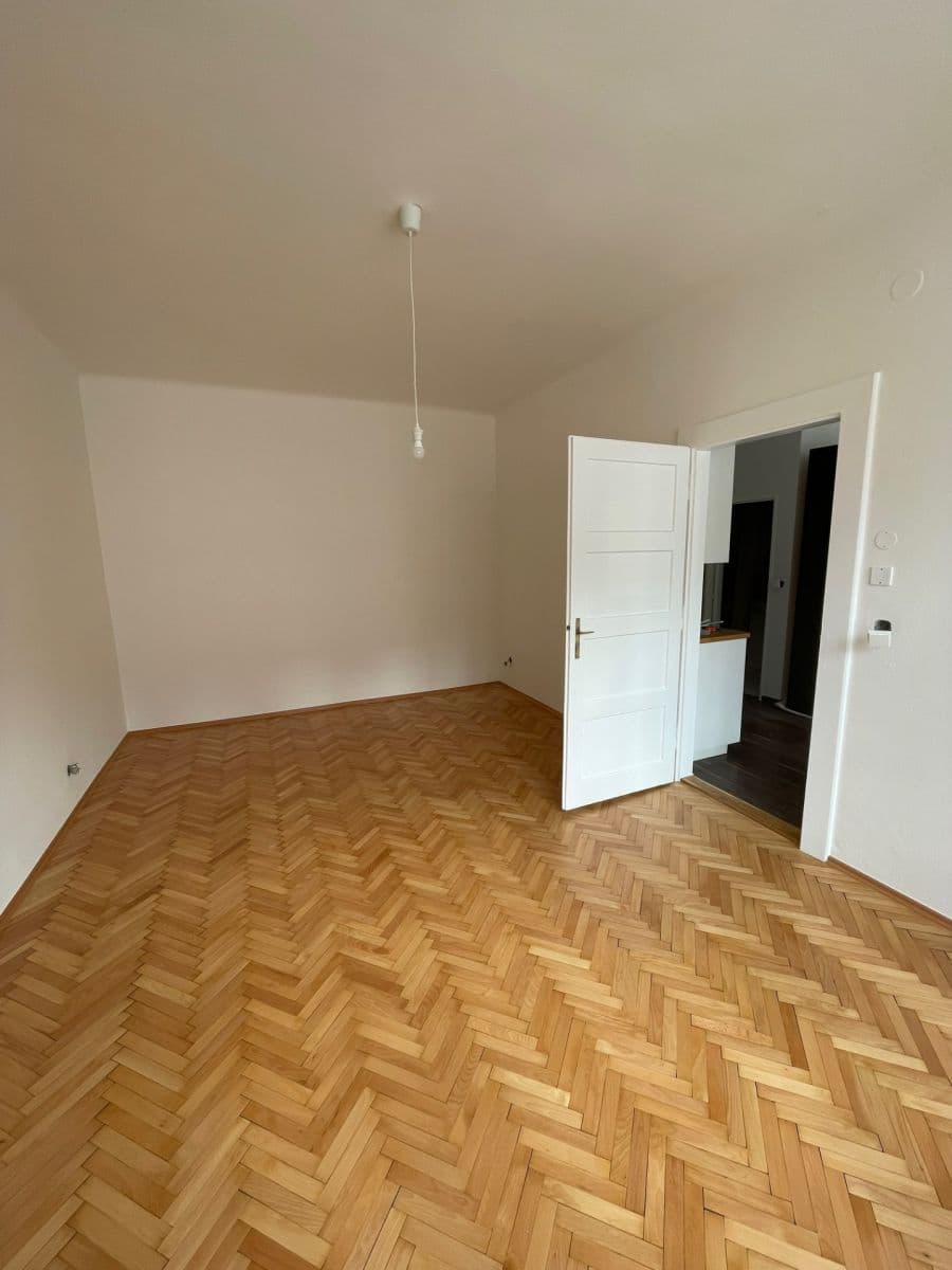 Prenájom bytu 2-izbový 51 m², N. A. Někrasova, Praha, Praha Prenájom bytu 2-izbový 51 m², N. A. Někrasova, Praha, Praha