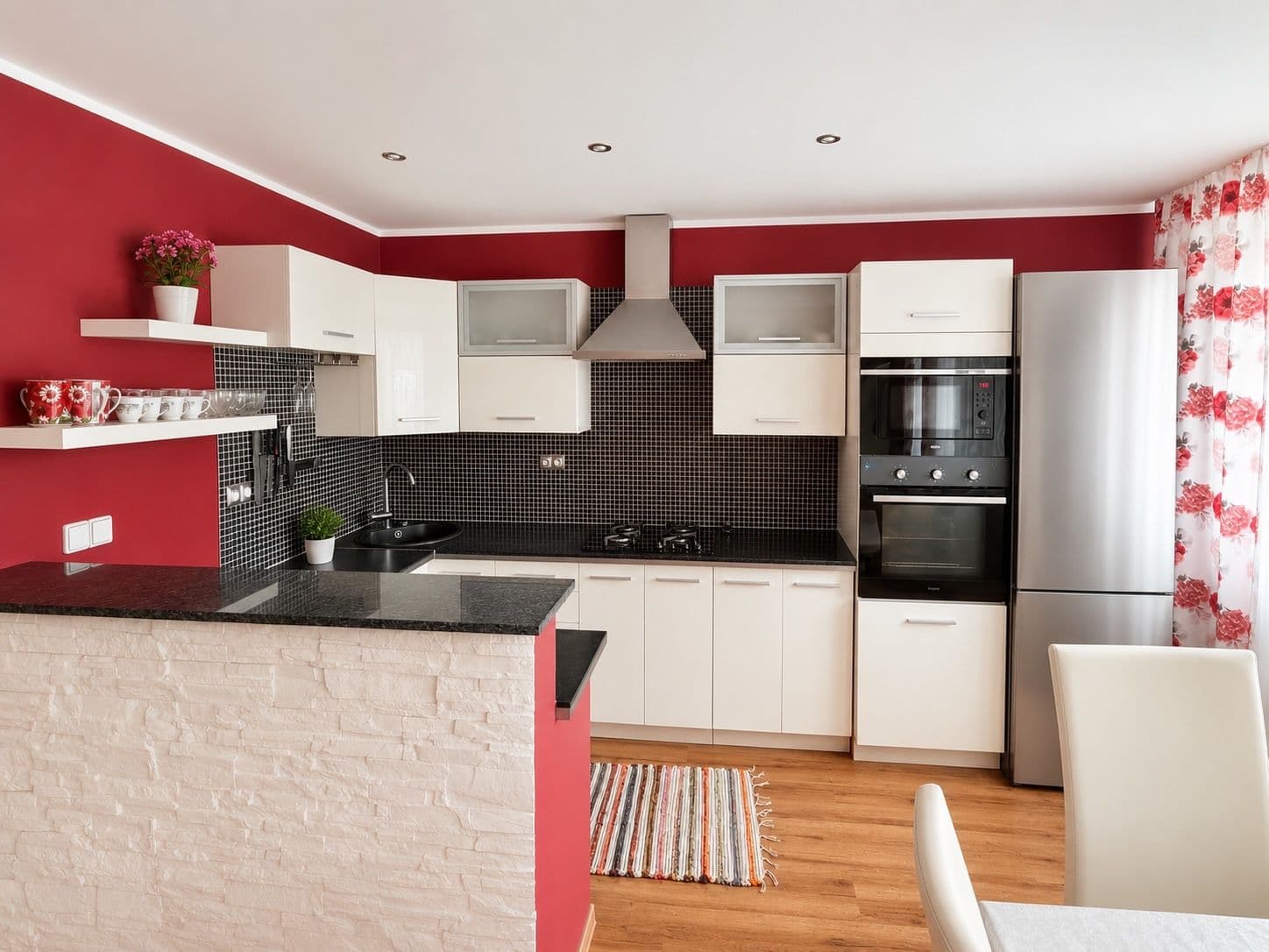 Prenájom bytu 3-izbový 80 m², Nušlova, Praha, Praha Prenájom bytu 3-izbový 80 m², Nušlova, Praha, Praha