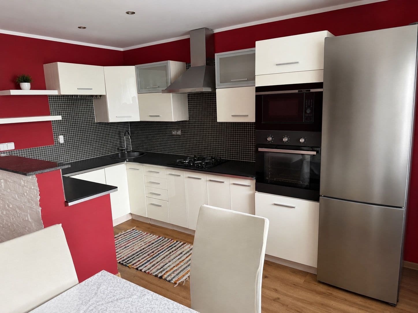Prenájom bytu 3-izbový 80 m², Nušlova, Praha, Praha Prenájom bytu 3-izbový 80 m², Nušlova, Praha, Praha