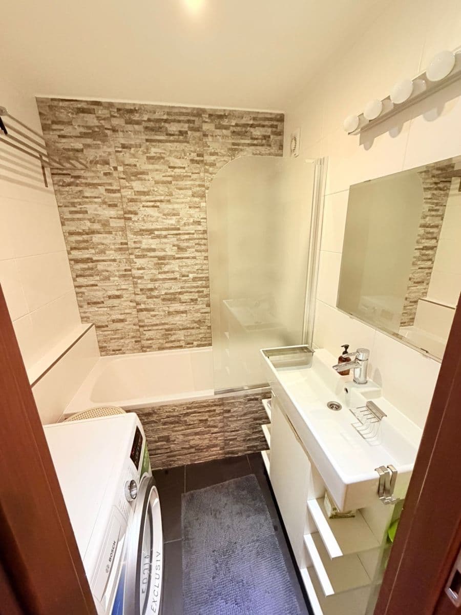 Prenájom bytu 3-izbový 80 m², Nušlova, Praha, Praha Prenájom bytu 3-izbový 80 m², Nušlova, Praha, Praha