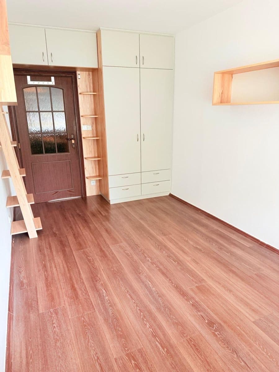 Prenájom bytu 3-izbový 80 m², Nušlova, Praha, Praha Prenájom bytu 3-izbový 80 m², Nušlova, Praha, Praha