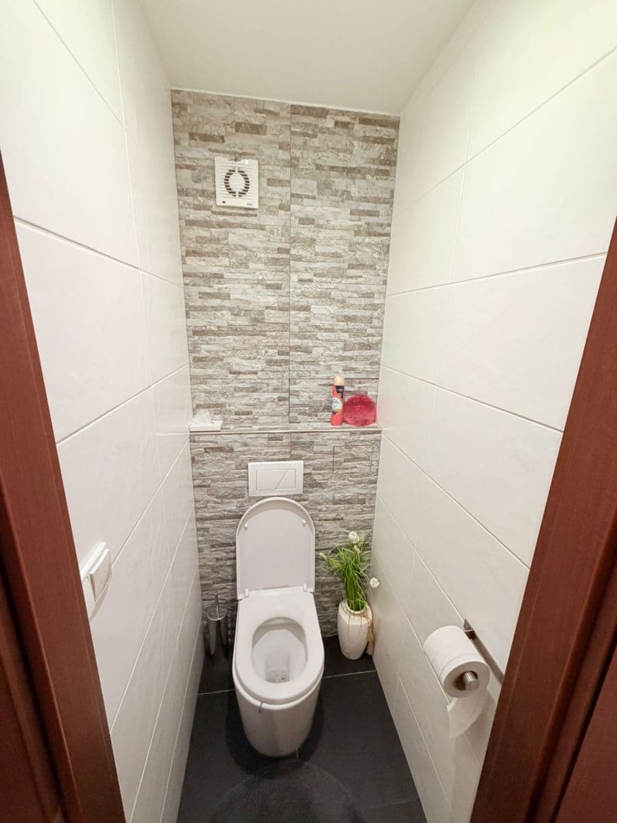 Prenájom bytu 3-izbový 80 m², Nušlova, Praha, Praha Prenájom bytu 3-izbový 80 m², Nušlova, Praha, Praha