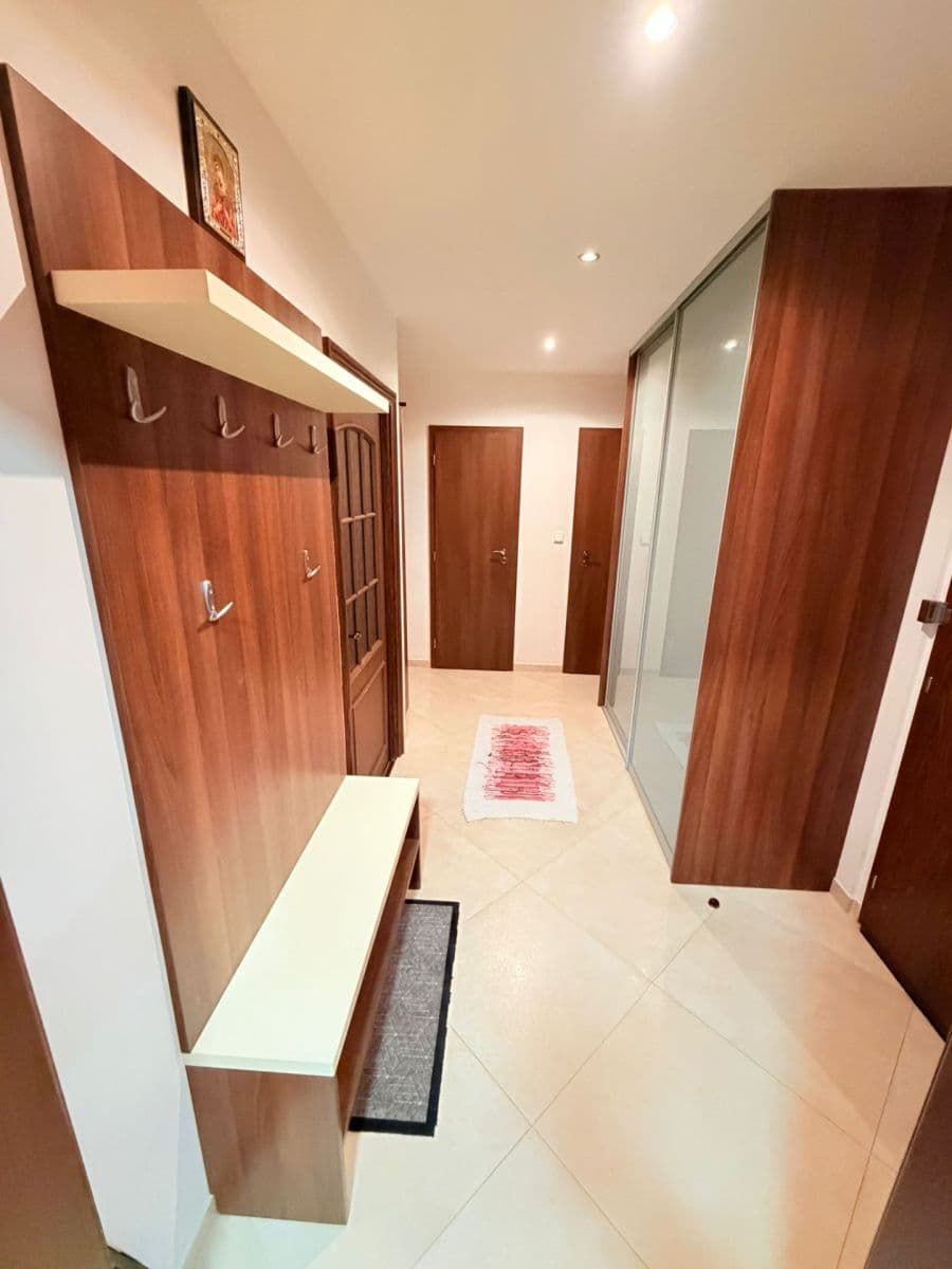 Prenájom bytu 3-izbový 80 m², Nušlova, Praha, Praha Prenájom bytu 3-izbový 80 m², Nušlova, Praha, Praha