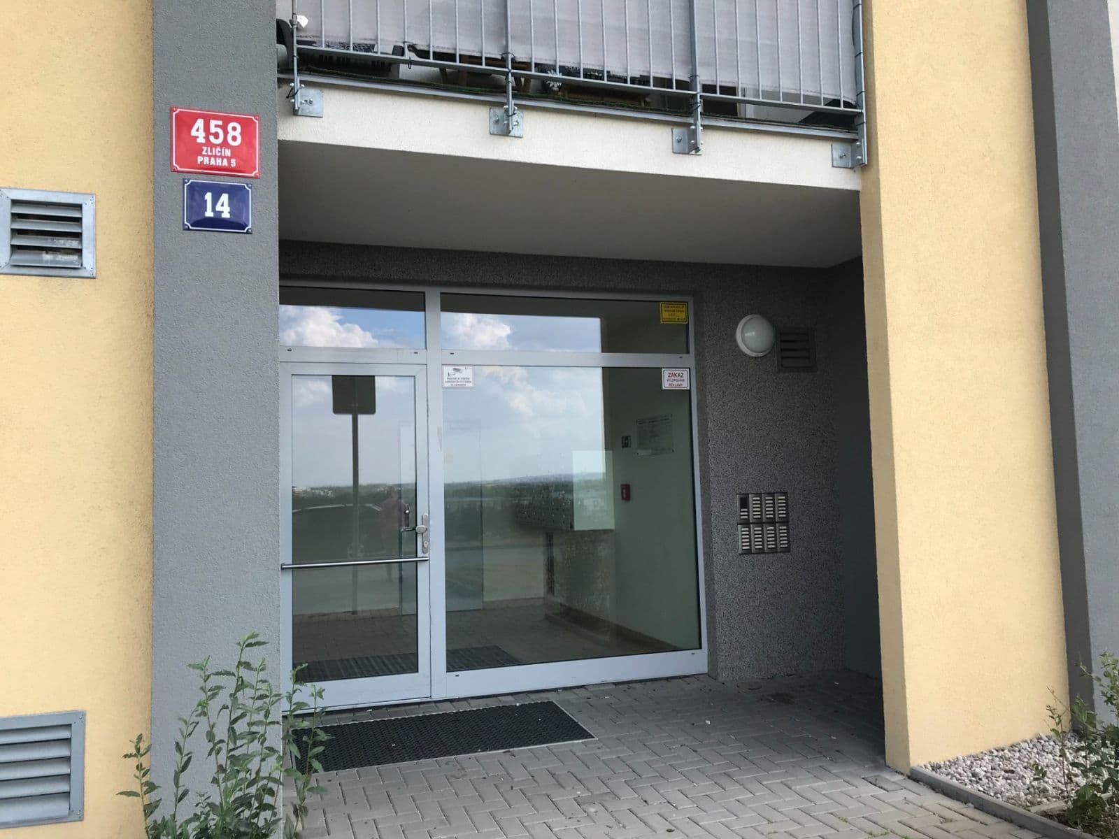 Prenájom garáže 13 m², Milotická, Praha, Praha Prenájom garáže 13 m², Milotická, Praha, Praha