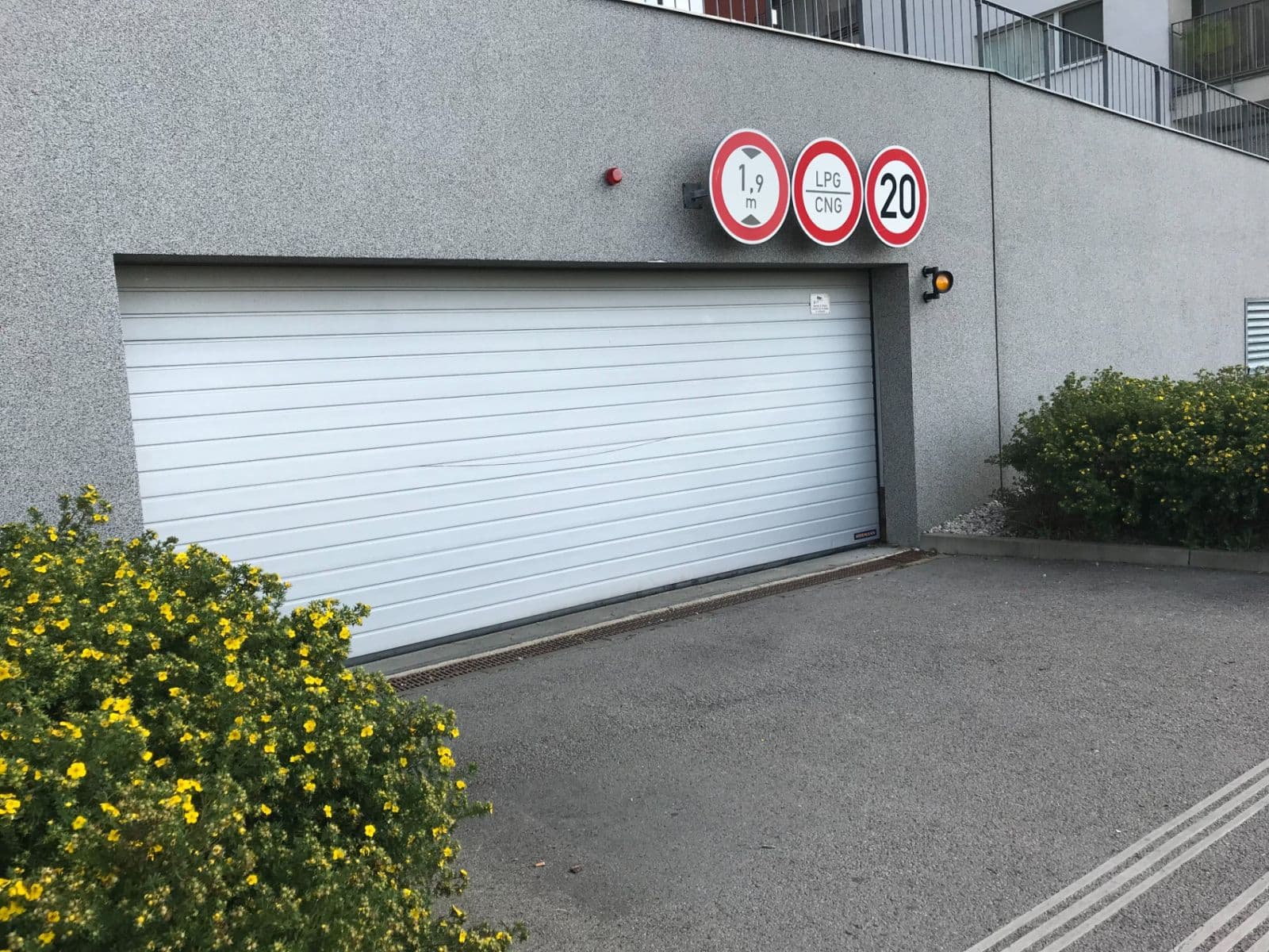 Prenájom garáže 13 m², Milotická, Praha, Praha Prenájom garáže 13 m², Milotická, Praha, Praha