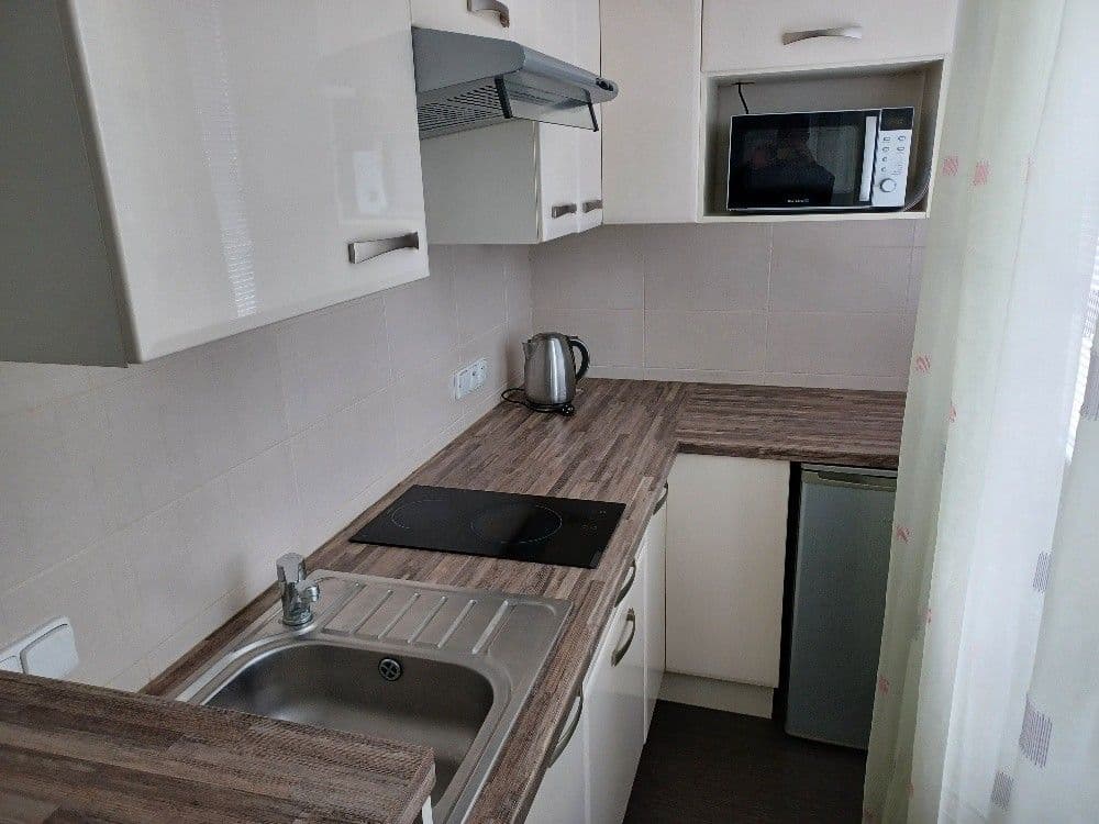 Prenájom bytu 1-izbový 27 m², Bílinská, Praha, Praha Prenájom bytu 1-izbový 27 m², Bílinská, Praha, Praha