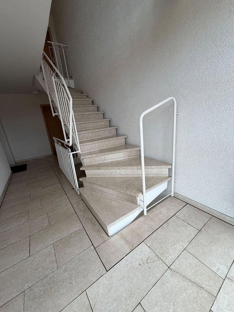 Prenájom bytu 2-izbový 55 m², Stuttgart, Bádensko-Wurttembersko Prenájom bytu 2-izbový 55 m², Stuttgart, Bádensko-Wurttembersko