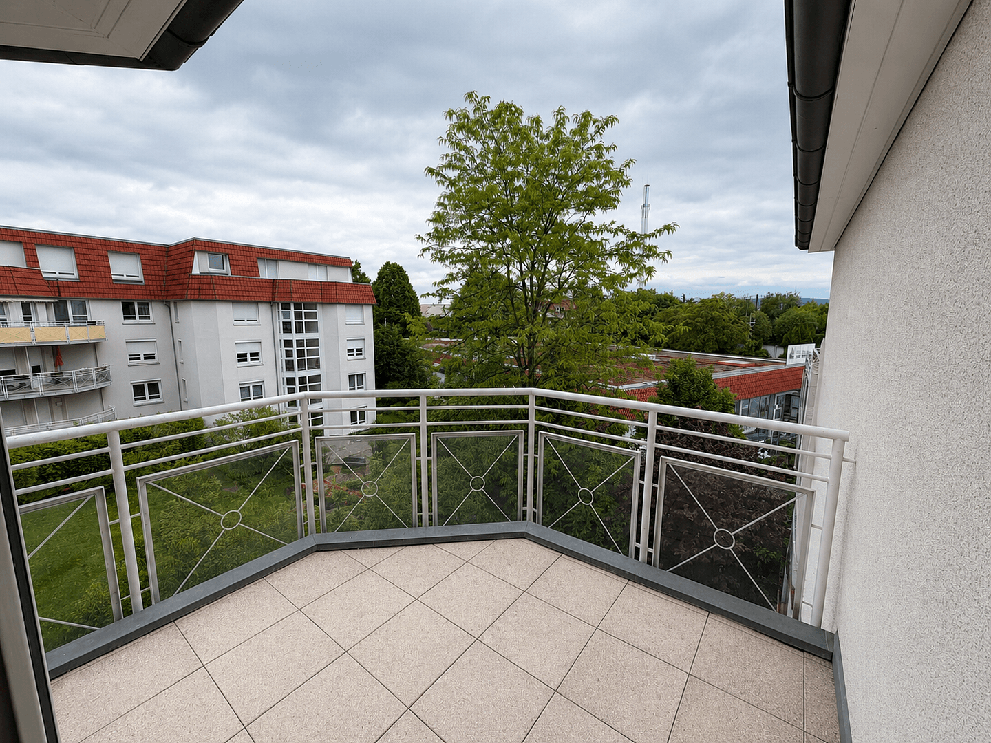 Prenájom bytu 2-izbový 55 m², Stuttgart, Bádensko-Wurttembersko Prenájom bytu 2-izbový 55 m², Stuttgart, Bádensko-Wurttembersko