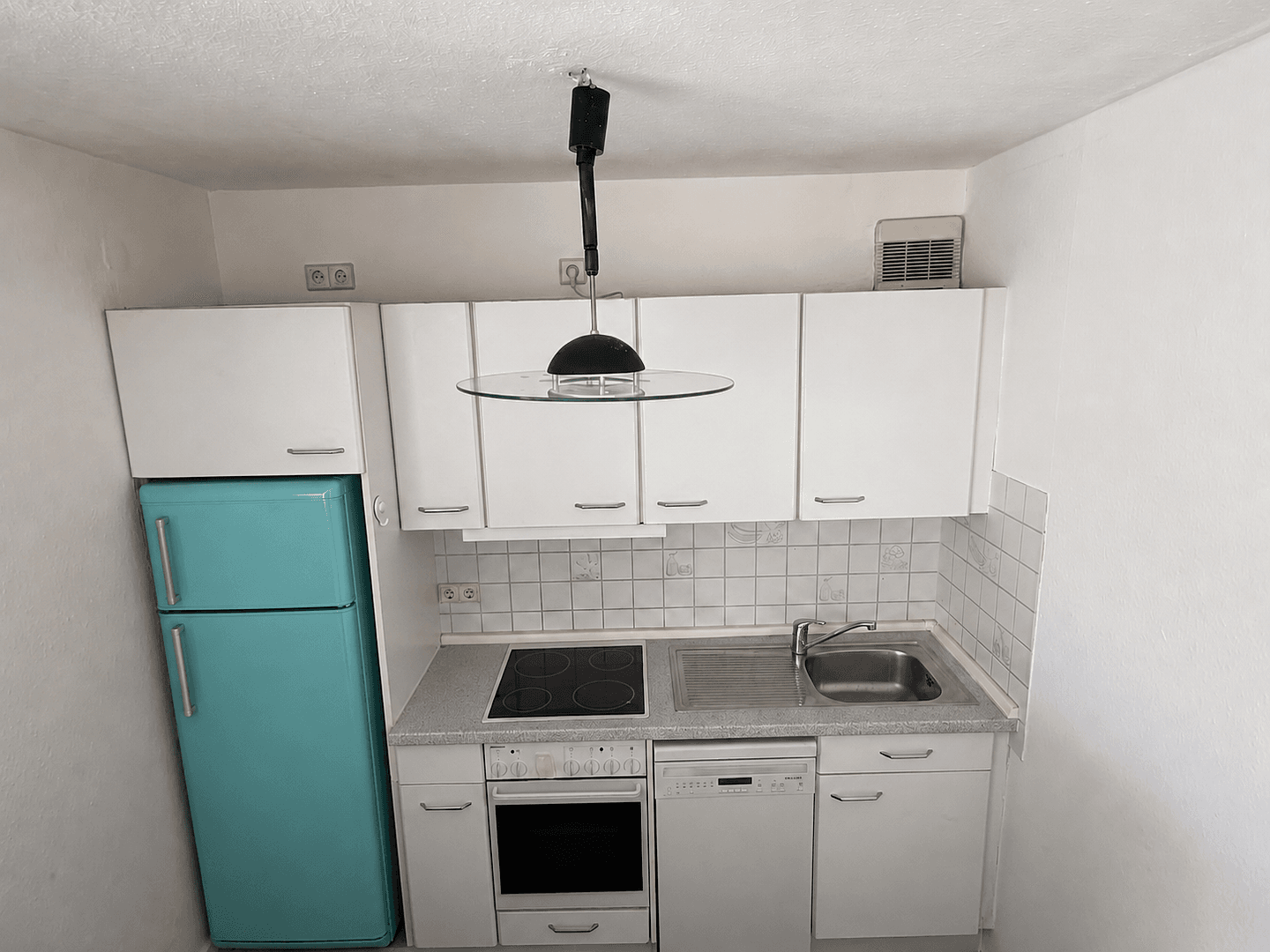 Prenájom bytu 2-izbový 55 m², Stuttgart, Bádensko-Wurttembersko Prenájom bytu 2-izbový 55 m², Stuttgart, Bádensko-Wurttembersko