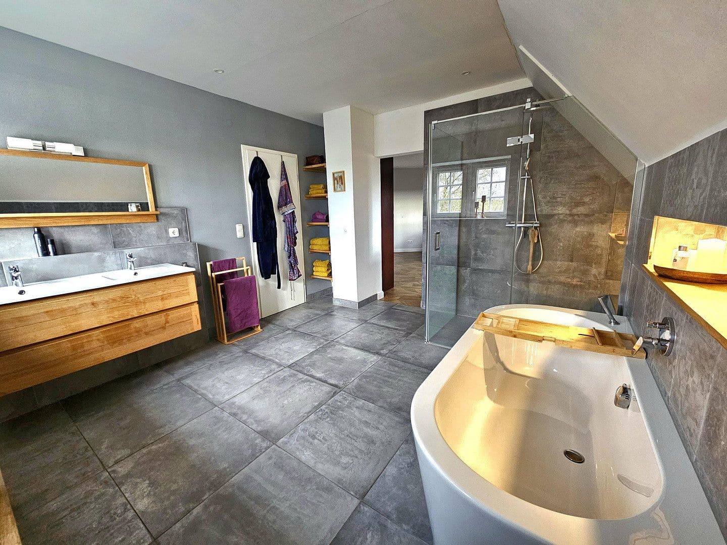 Predaj domu 255 m², pozemek 2.200 m², Wahrenholz, Dolné Sasko Predaj domu 255 m², pozemek 2.200 m², Wahrenholz, Dolné Sasko