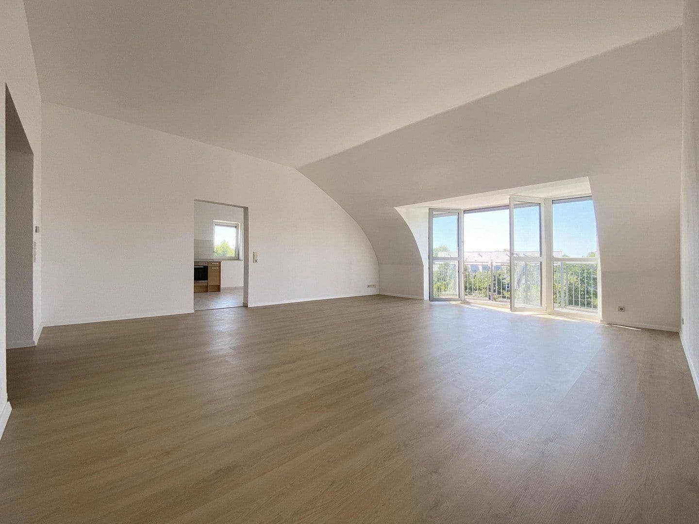 Prenájom bytu 3-izbový 116 m², Speyer, Porýnie-Falcko Prenájom bytu 3-izbový 116 m², Speyer, Porýnie-Falcko