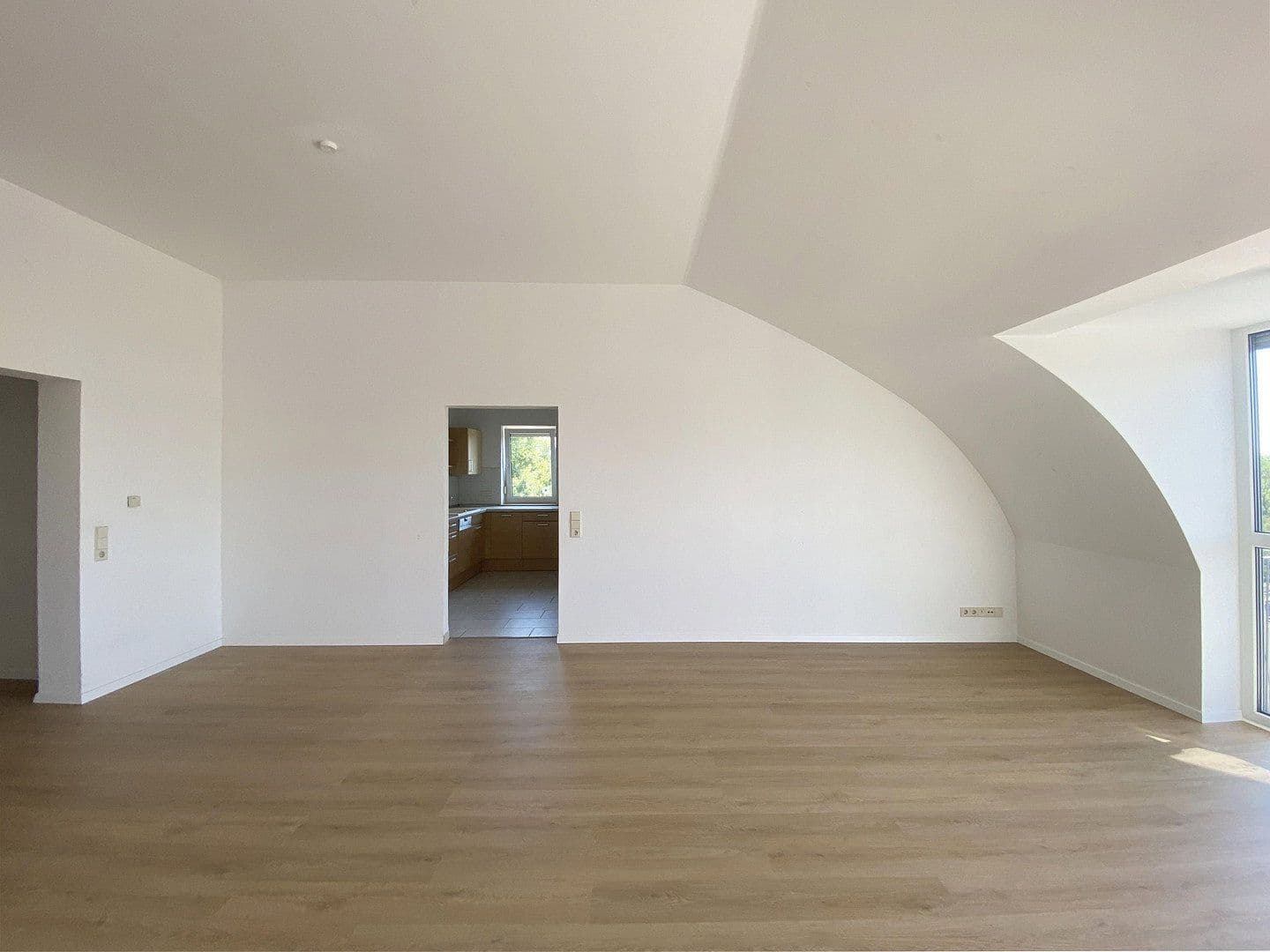 Prenájom bytu 3-izbový 116 m², Speyer, Porýnie-Falcko Prenájom bytu 3-izbový 116 m², Speyer, Porýnie-Falcko