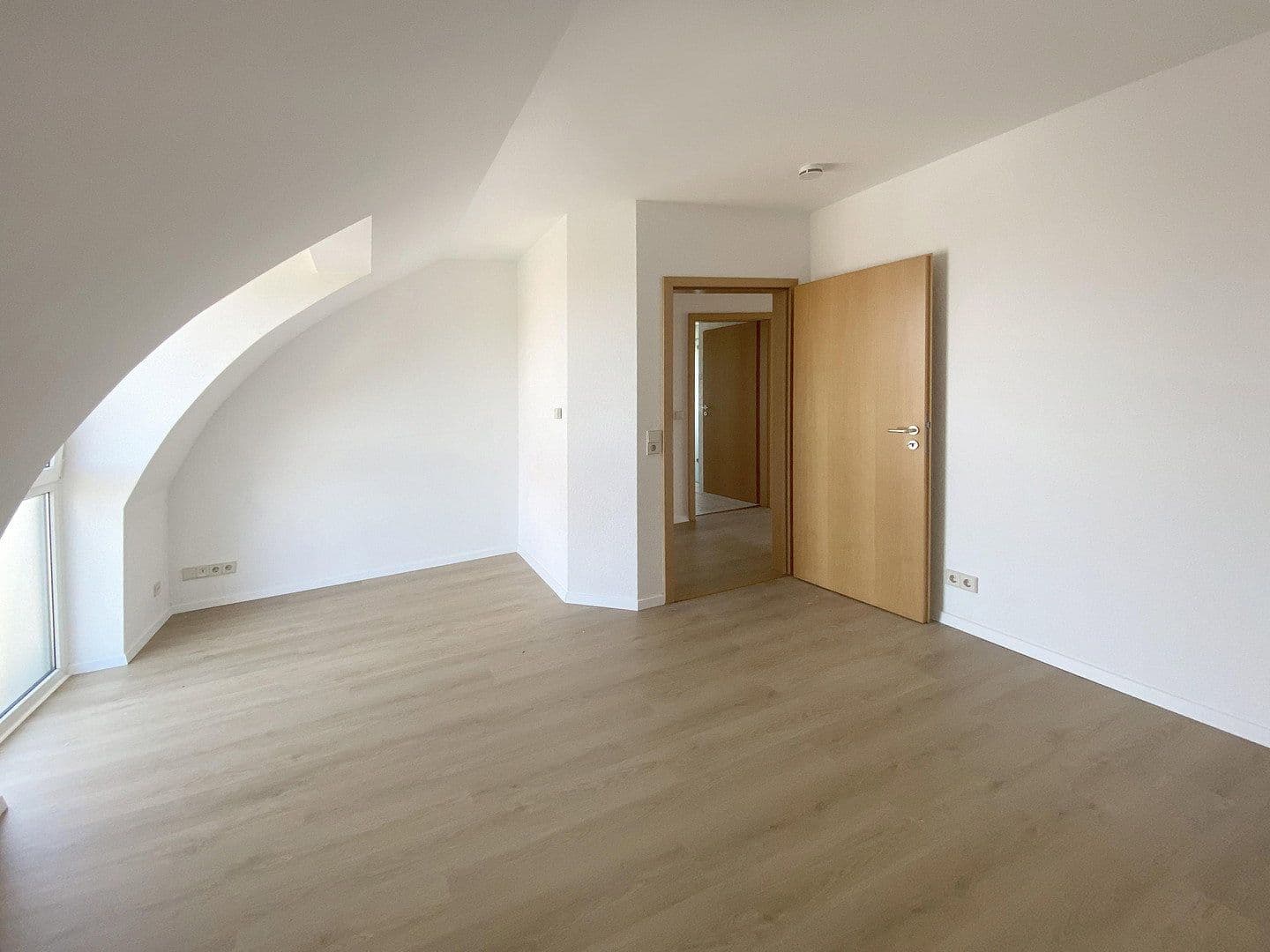 Prenájom bytu 3-izbový 116 m², Speyer, Porýnie-Falcko Prenájom bytu 3-izbový 116 m², Speyer, Porýnie-Falcko