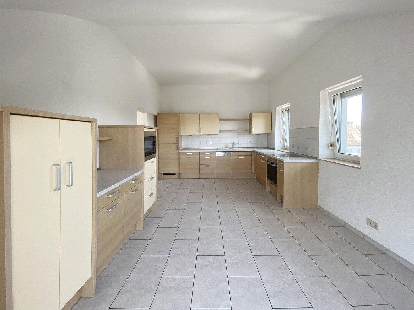 Prenájom bytu 3-izbový 116 m², Speyer, Porýnie-Falcko Prenájom bytu 3-izbový 116 m², Speyer, Porýnie-Falcko