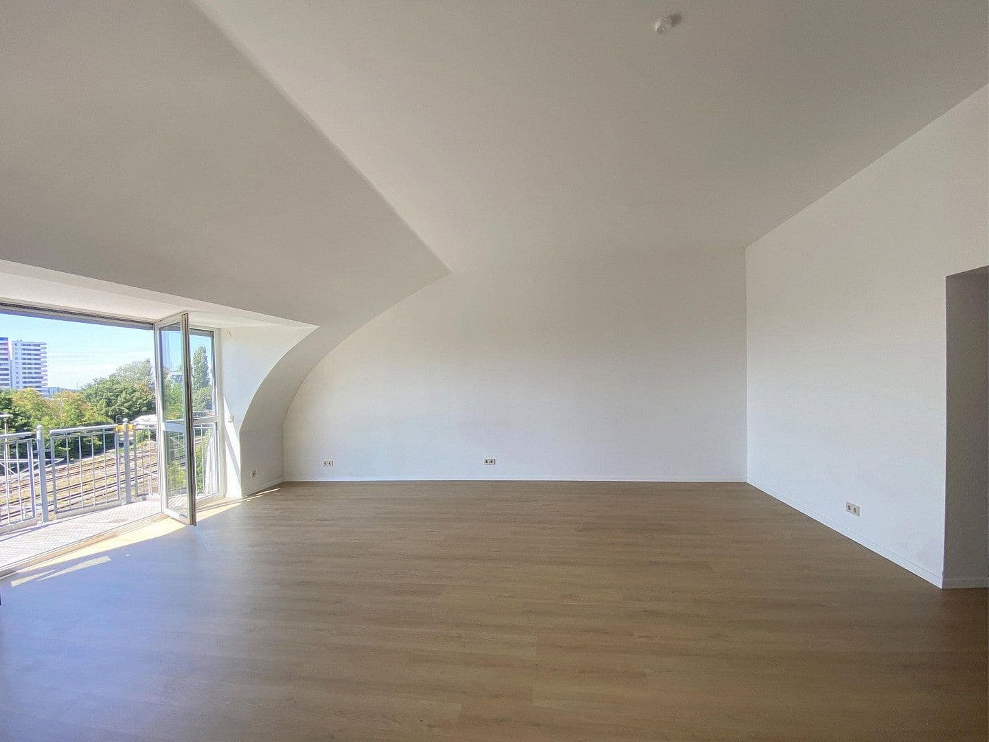 Prenájom bytu 3-izbový 116 m², Speyer, Porýnie-Falcko Prenájom bytu 3-izbový 116 m², Speyer, Porýnie-Falcko