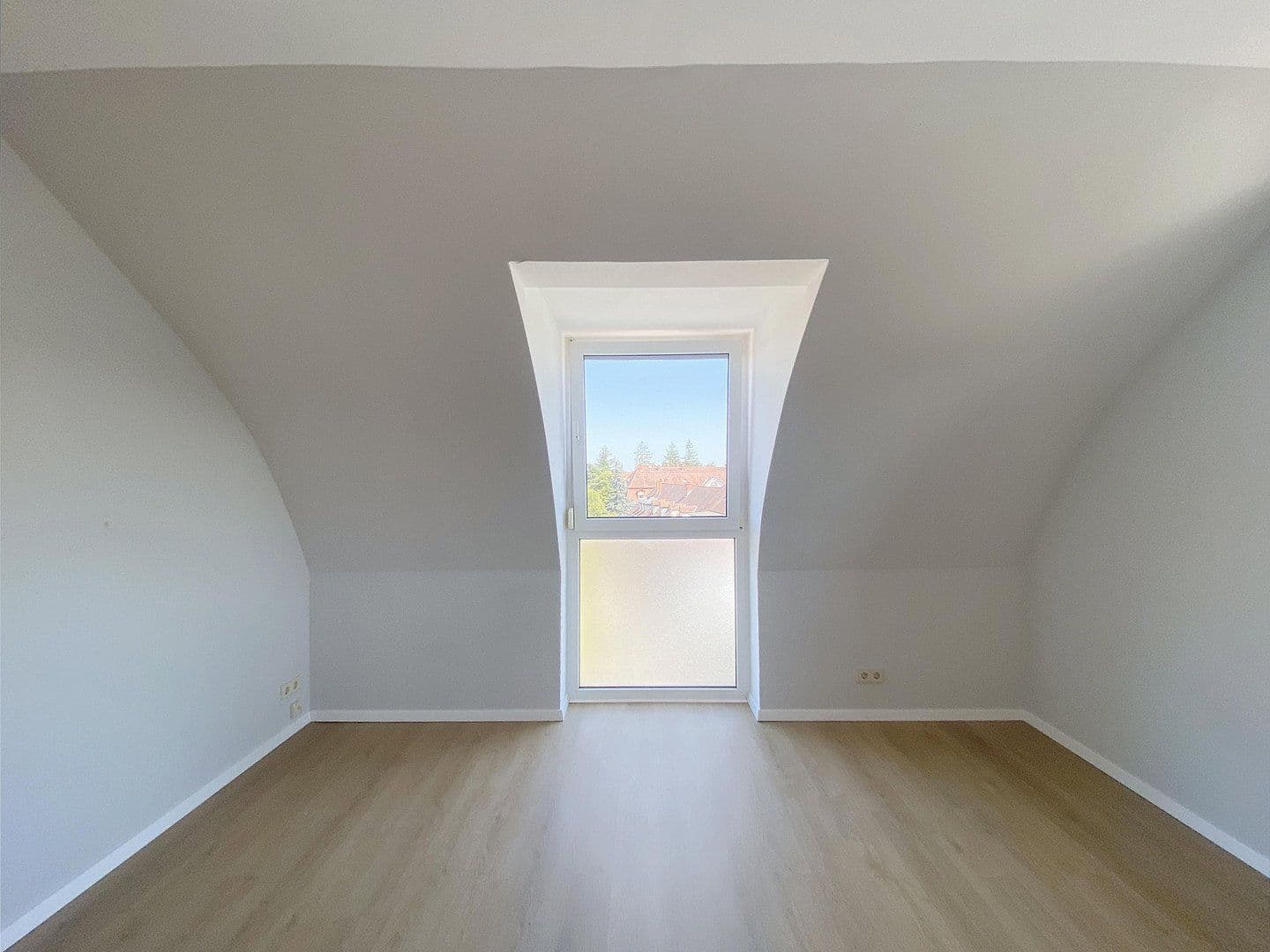 Prenájom bytu 3-izbový 116 m², Speyer, Porýnie-Falcko Prenájom bytu 3-izbový 116 m², Speyer, Porýnie-Falcko