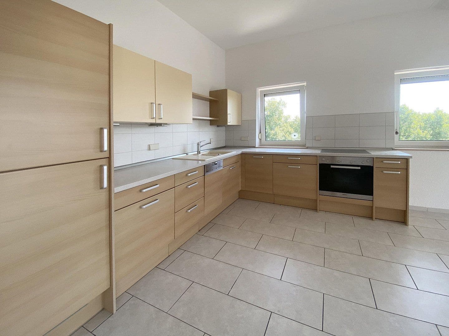 Prenájom bytu 3-izbový 116 m², Speyer, Porýnie-Falcko Prenájom bytu 3-izbový 116 m², Speyer, Porýnie-Falcko