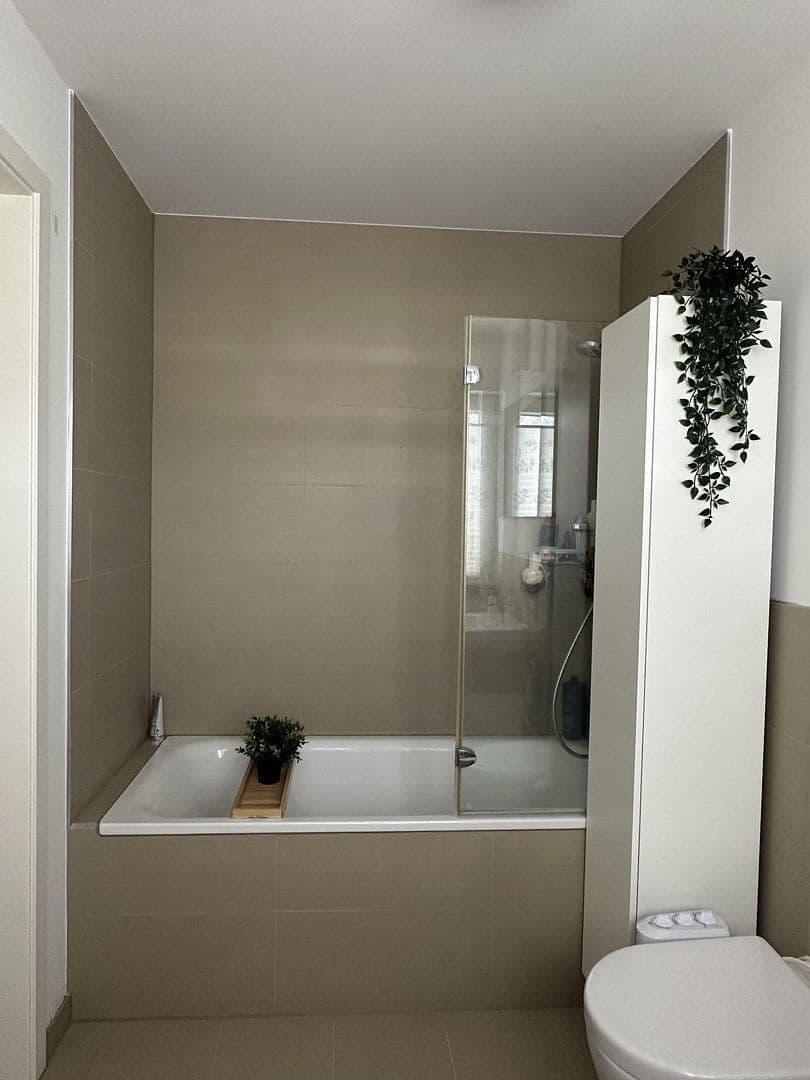 Prenájom bytu 2-izbový 56 m², Grossvenedigerstr. 55, München, Bavorsko Prenájom bytu 2-izbový 56 m², Grossvenedigerstr. 55, München, Bavorsko