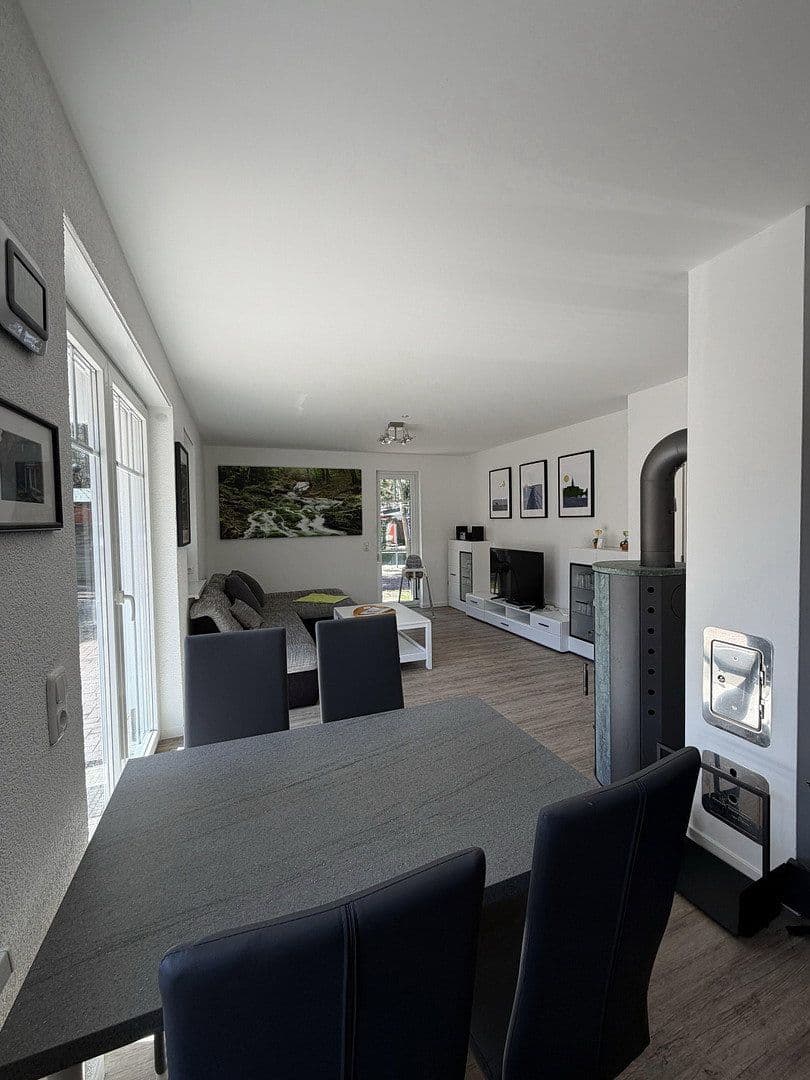 Predaj domu 150 m², pozemek 329 m², Unter den Kiefern 68, Röbel/Müritz, Meklenbursko-Predpomoransko Predaj domu 150 m², pozemek 329 m², Unter den Kiefern 68, Röbel/Müritz, Meklenbursko-Predpomoransko