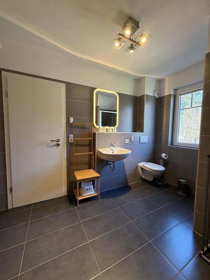 Predaj domu 150 m², pozemek 329 m², Unter den Kiefern 68, Röbel/Müritz, Meklenbursko-Predpomoransko Predaj domu 150 m², pozemek 329 m², Unter den Kiefern 68, Röbel/Müritz, Meklenbursko-Predpomoransko