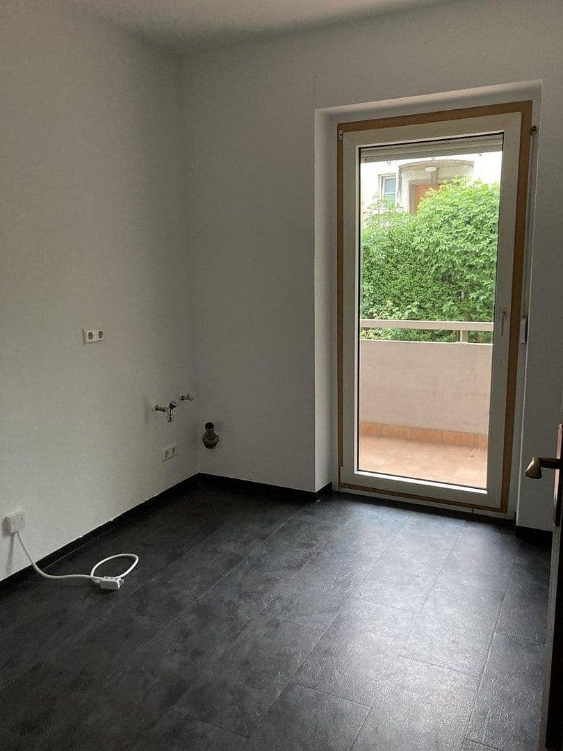 Prenájom bytu 4-izbový 91 m², Ludwigsburg, Bádensko-Wurttembersko Prenájom bytu 4-izbový 91 m², Ludwigsburg, Bádensko-Wurttembersko