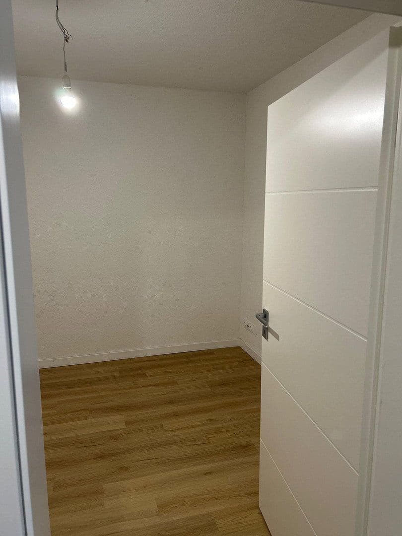 Prenájom bytu 1-izbový 25 m², Daimlerstr. 24a, Stuttgart, Bádensko-Wurttembersko Prenájom bytu 1-izbový 25 m², Daimlerstr. 24a, Stuttgart, Bádensko-Wurttembersko