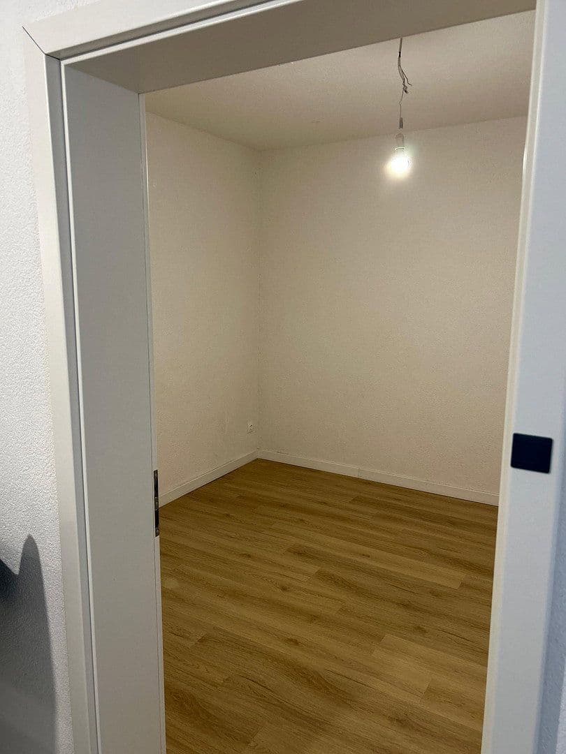 Prenájom bytu 1-izbový 25 m², Daimlerstr. 24a, Stuttgart, Bádensko-Wurttembersko Prenájom bytu 1-izbový 25 m², Daimlerstr. 24a, Stuttgart, Bádensko-Wurttembersko