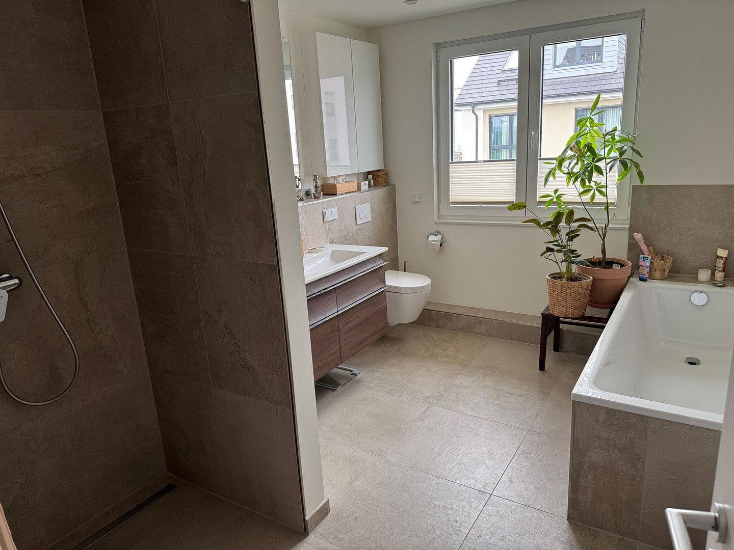 Prenájom domu 192 m², pozemek 353 m², Mirabellenweg 13, Wiesbaden, Hesensko Prenájom domu 192 m², pozemek 353 m², Mirabellenweg 13, Wiesbaden, Hesensko