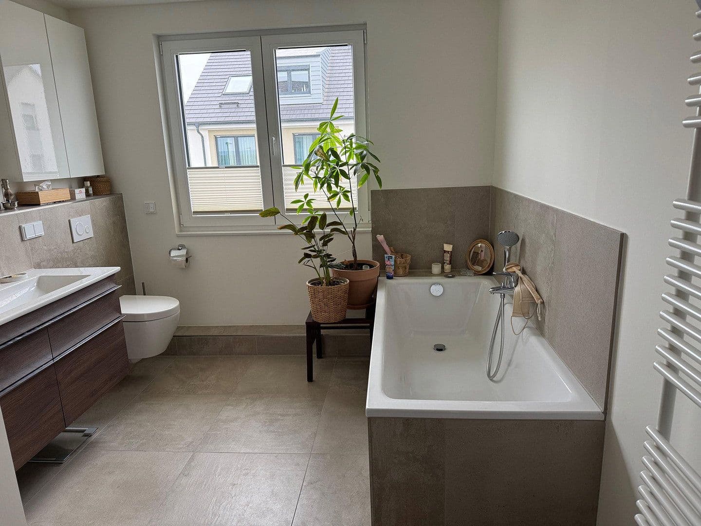 Prenájom domu 192 m², pozemek 353 m², Mirabellenweg 13, Wiesbaden, Hesensko Prenájom domu 192 m², pozemek 353 m², Mirabellenweg 13, Wiesbaden, Hesensko