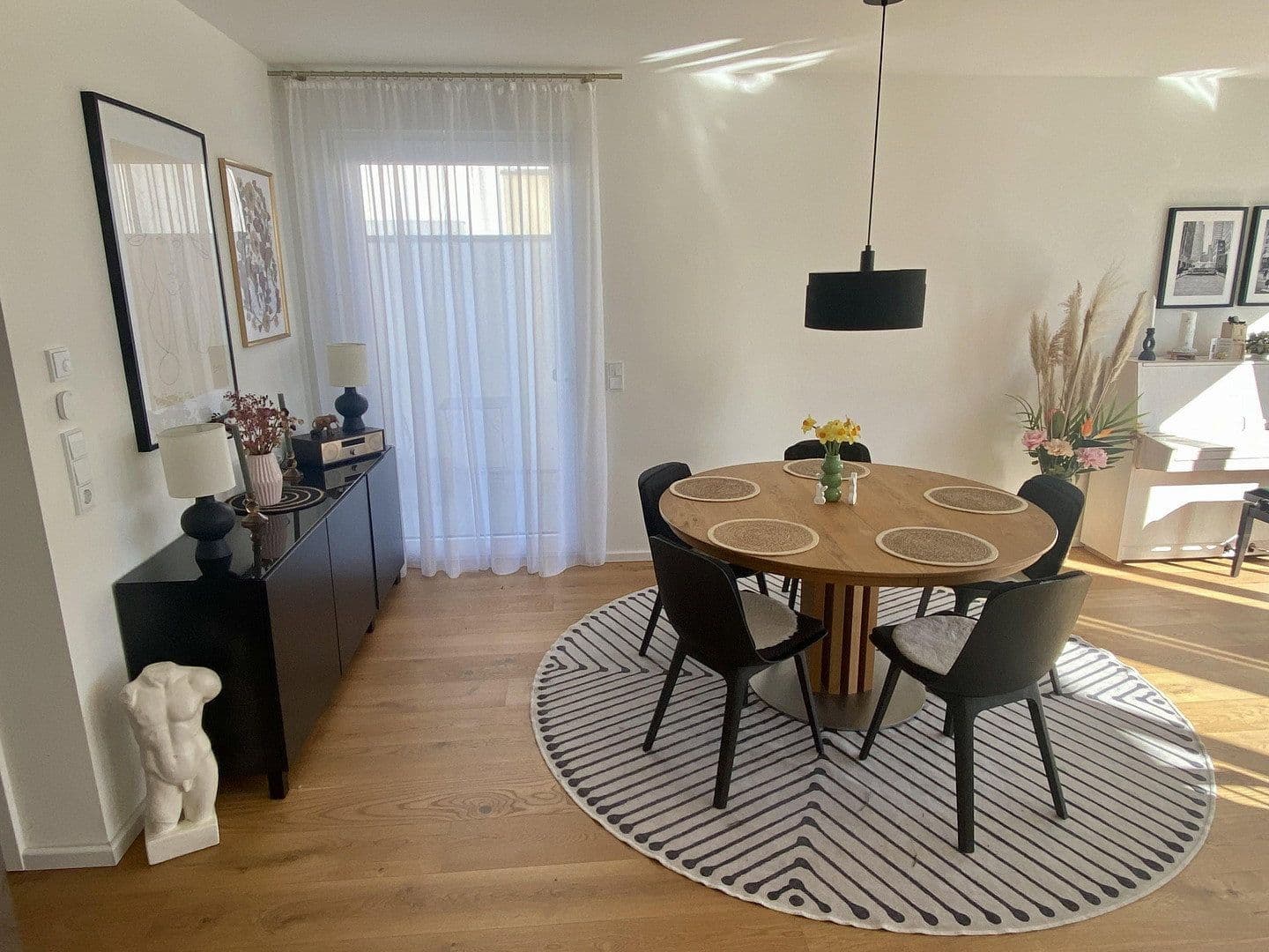 Prenájom domu 192 m², pozemek 353 m², Mirabellenweg 13, Wiesbaden, Hesensko Prenájom domu 192 m², pozemek 353 m², Mirabellenweg 13, Wiesbaden, Hesensko