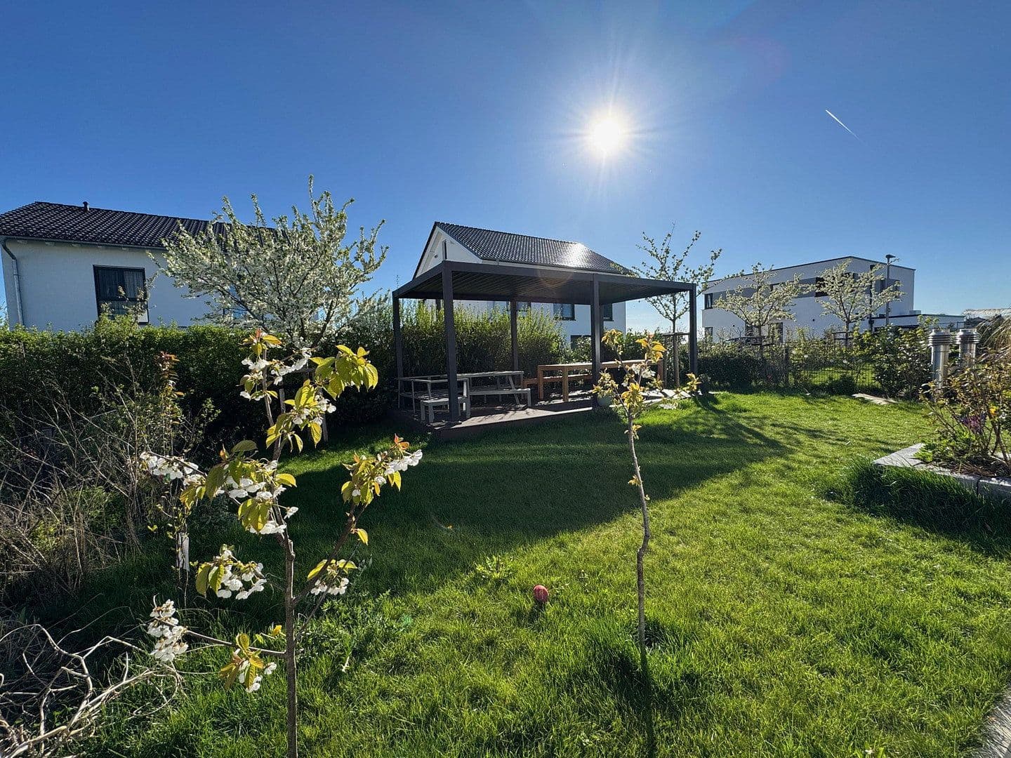 Prenájom domu 192 m², pozemek 353 m², Mirabellenweg 13, Wiesbaden, Hesensko Prenájom domu 192 m², pozemek 353 m², Mirabellenweg 13, Wiesbaden, Hesensko