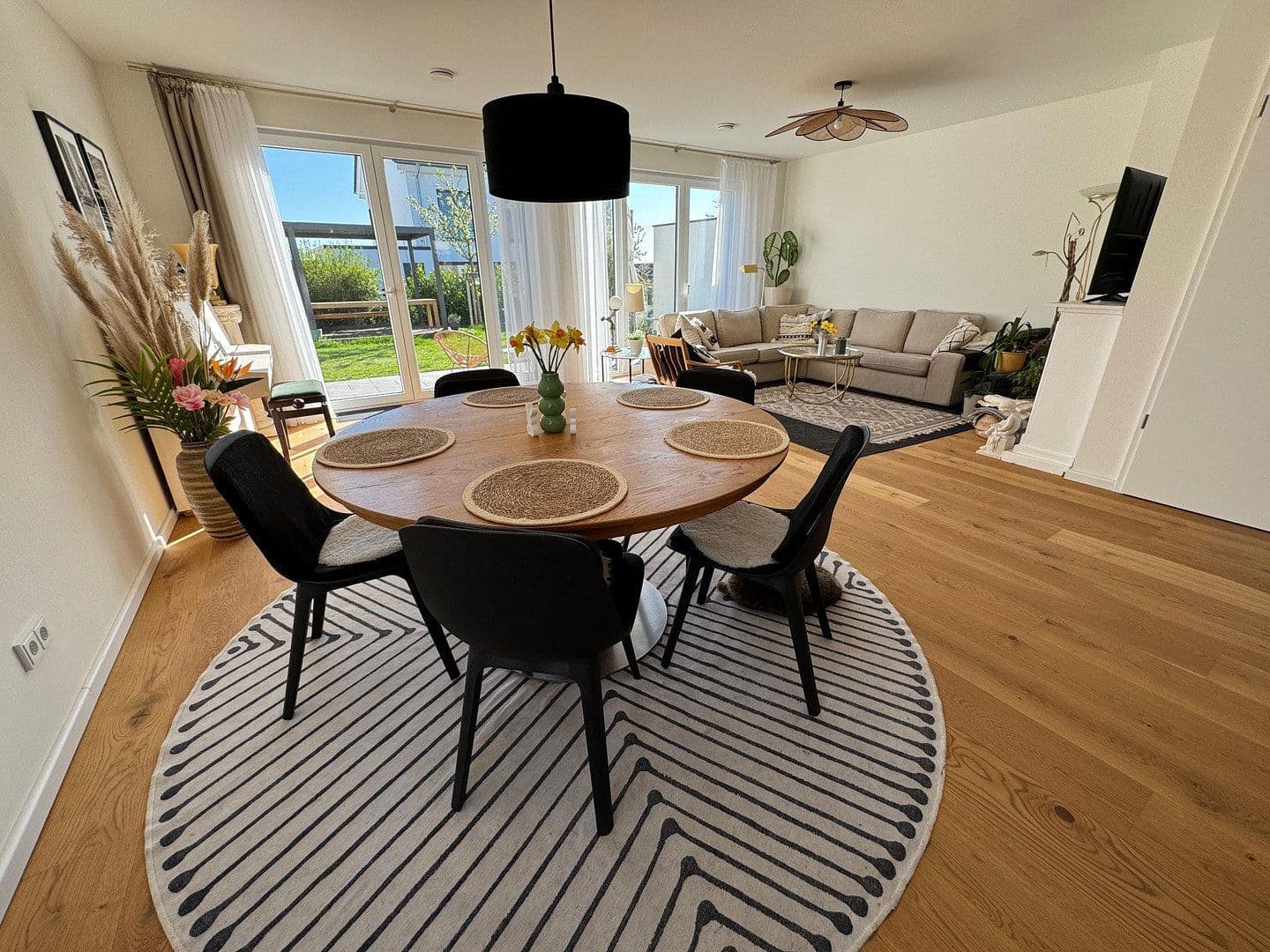 Prenájom domu 192 m², pozemek 353 m², Mirabellenweg 13, Wiesbaden, Hesensko Prenájom domu 192 m², pozemek 353 m², Mirabellenweg 13, Wiesbaden, Hesensko