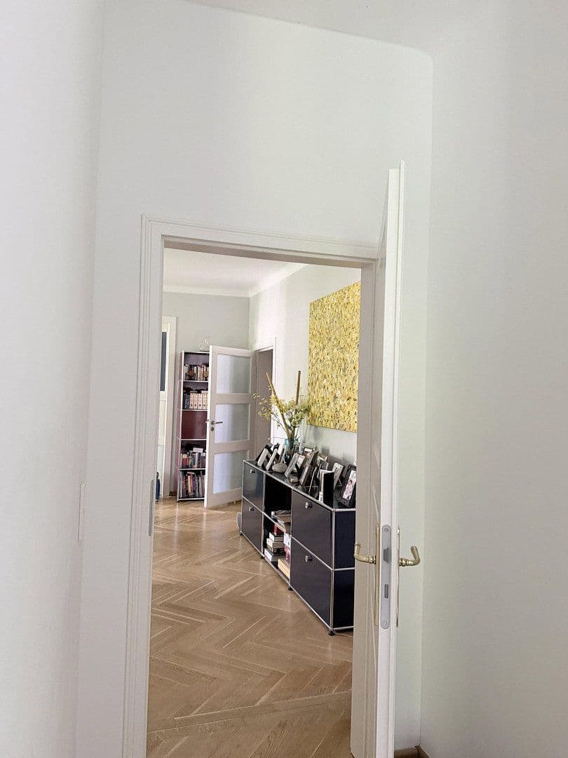 Predaj bytu 5-izbový 124 m², Berlin, Berlín Predaj bytu 5-izbový 124 m², Berlin, Berlín