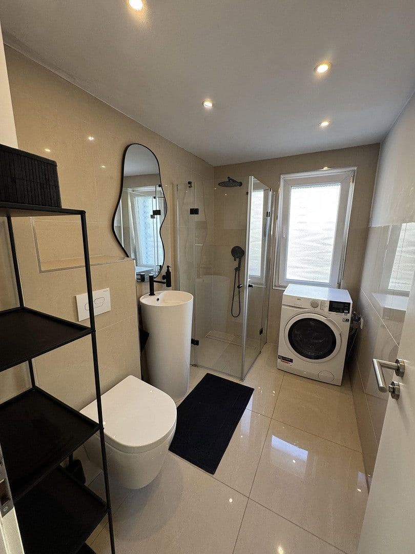 Prenájom bytu 3-izbový 85 m², Frankfurt am Main, Hesensko Prenájom bytu 3-izbový 85 m², Frankfurt am Main, Hesensko