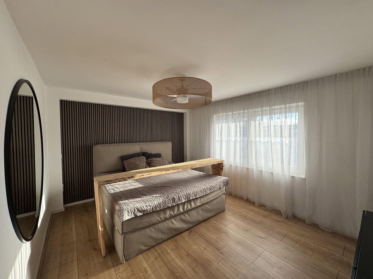 Prenájom bytu 3-izbový 85 m², Frankfurt am Main, Hesensko Prenájom bytu 3-izbový 85 m², Frankfurt am Main, Hesensko