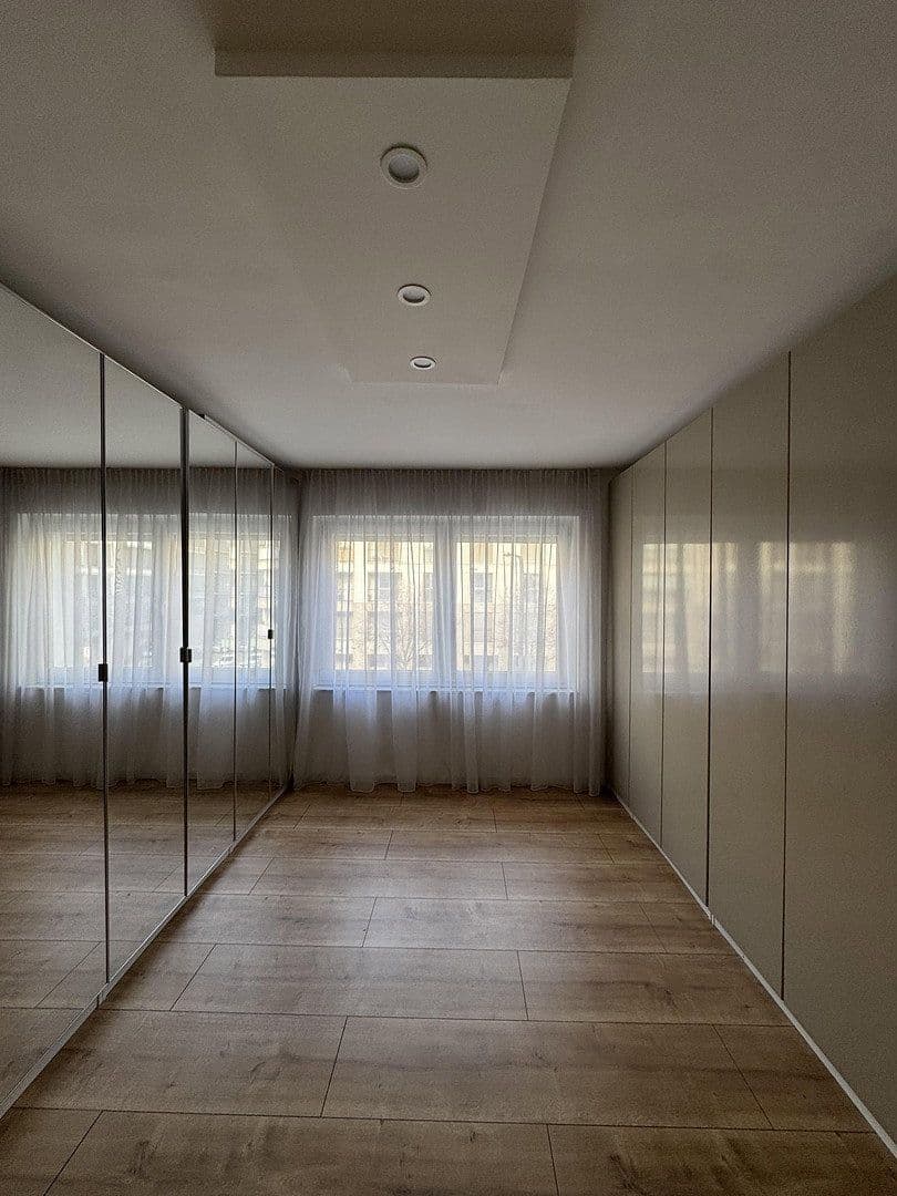 Prenájom bytu 3-izbový 85 m², Frankfurt am Main, Hesensko Prenájom bytu 3-izbový 85 m², Frankfurt am Main, Hesensko