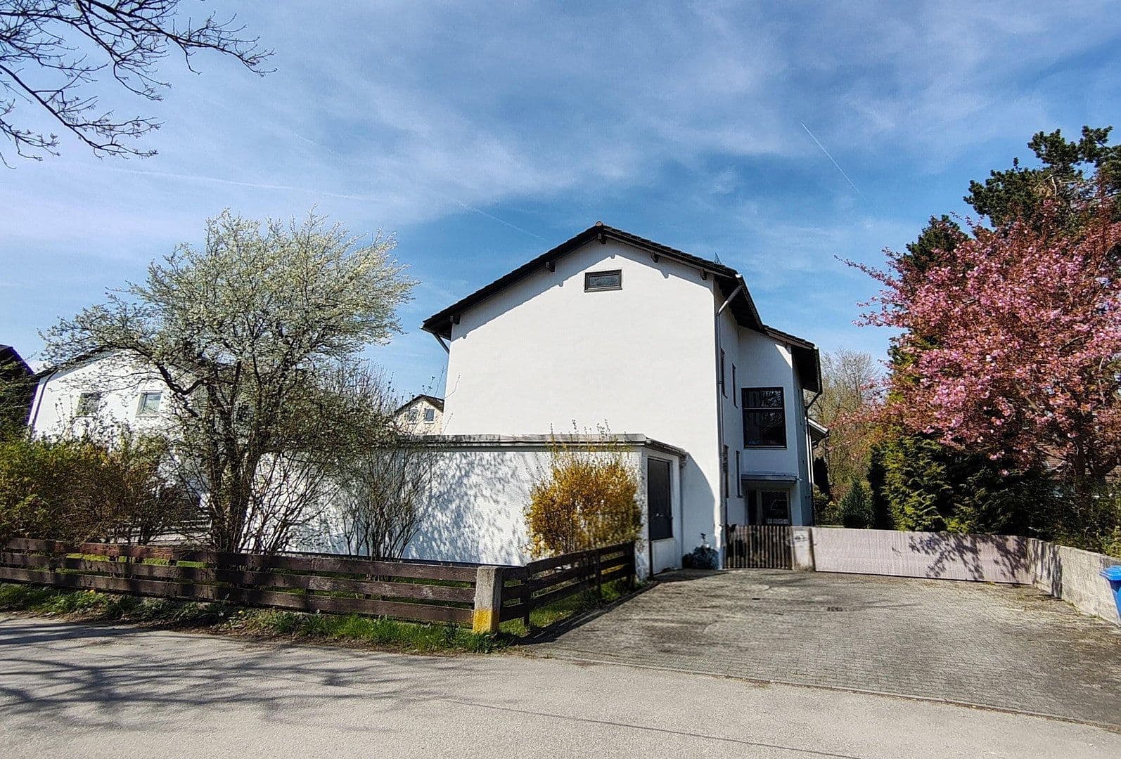 Predaj domu 230 m², pozemek 837 m², Gröbenzell, Bavorsko Predaj domu 230 m², pozemek 837 m², Gröbenzell, Bavorsko