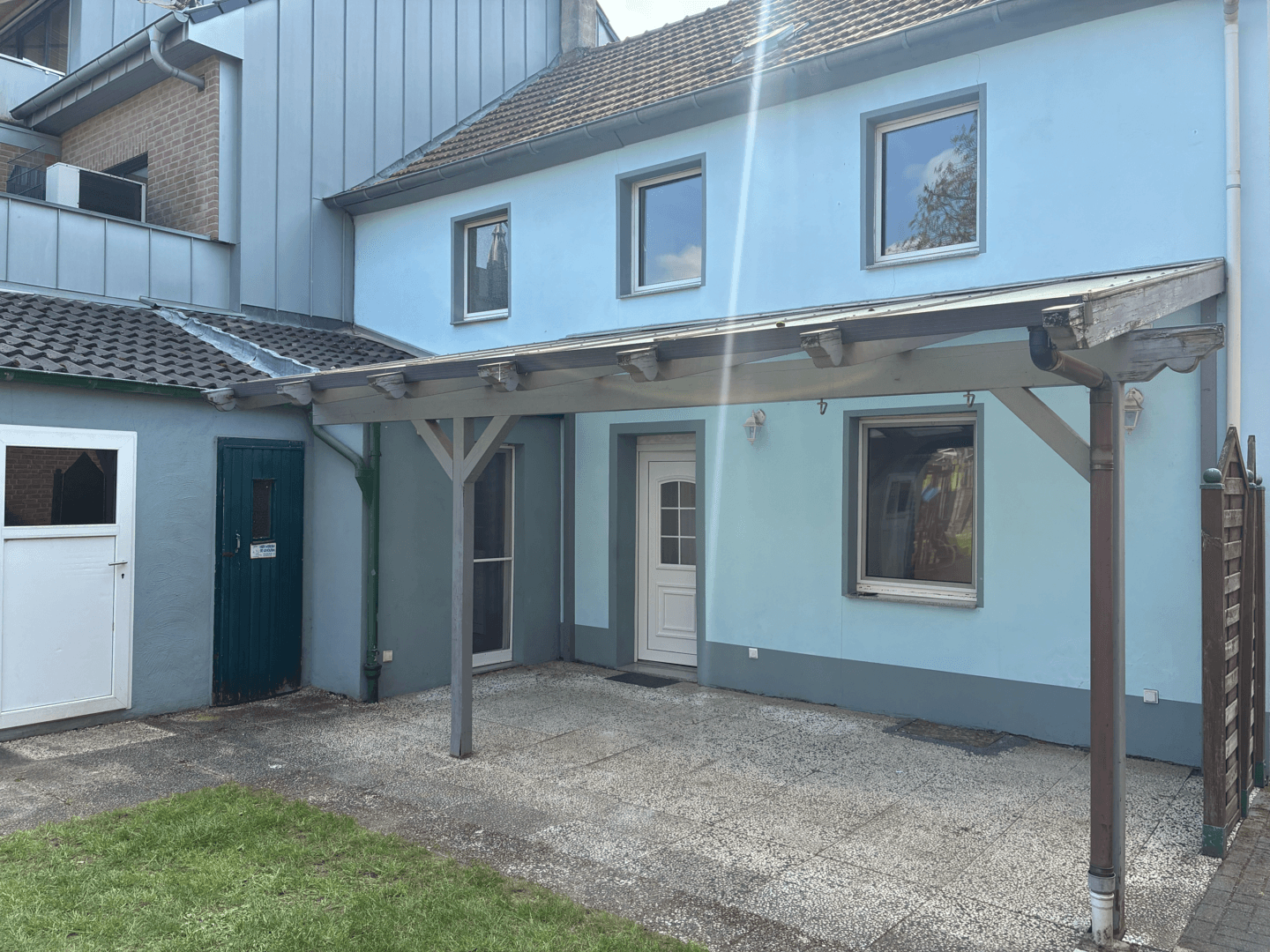 Predaj domu 116 m², pozemek 608 m², Düsseldorferstr. 5, Nettetal, Severné Porýnie - Westfálsko Predaj domu 116 m², pozemek 608 m², Düsseldorferstr. 5, Nettetal, Severné Porýnie - Westfálsko