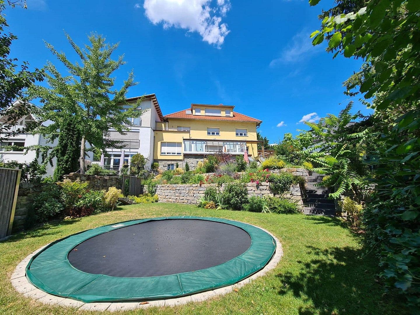 Prenájom domu 320 m², pozemek 730 m², Hofheim am Taunus, Hesensko Prenájom domu 320 m², pozemek 730 m², Hofheim am Taunus, Hesensko