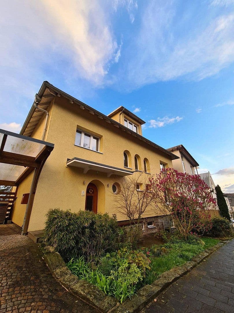 Prenájom domu 320 m², pozemek 730 m², Hofheim am Taunus, Hesensko Prenájom domu 320 m², pozemek 730 m², Hofheim am Taunus, Hesensko