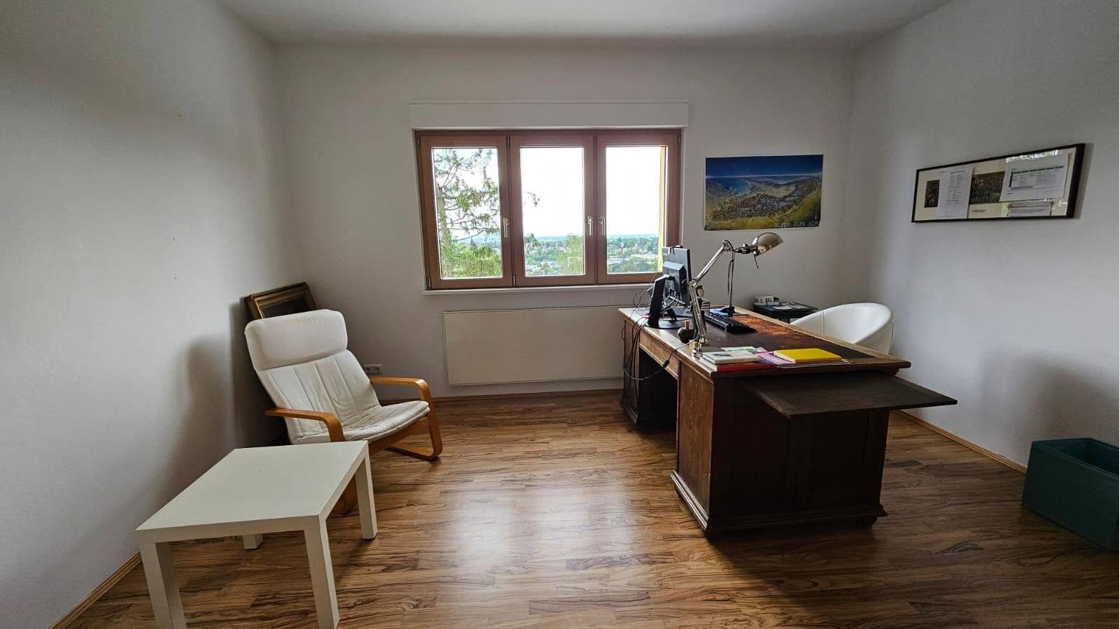 Prenájom domu 320 m², pozemek 730 m², Hofheim am Taunus, Hesensko Prenájom domu 320 m², pozemek 730 m², Hofheim am Taunus, Hesensko