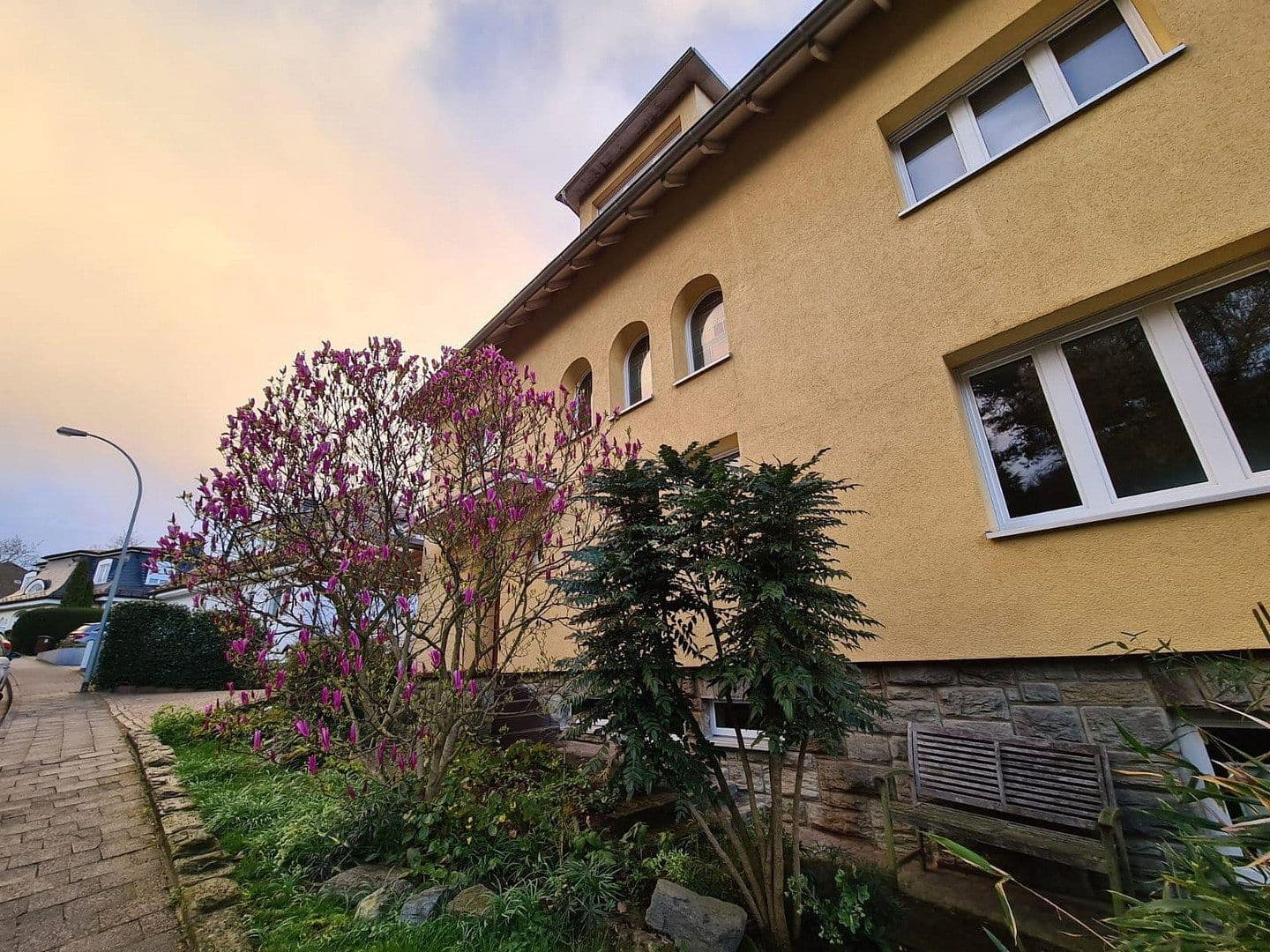 Prenájom domu 320 m², pozemek 730 m², Hofheim am Taunus, Hesensko Prenájom domu 320 m², pozemek 730 m², Hofheim am Taunus, Hesensko