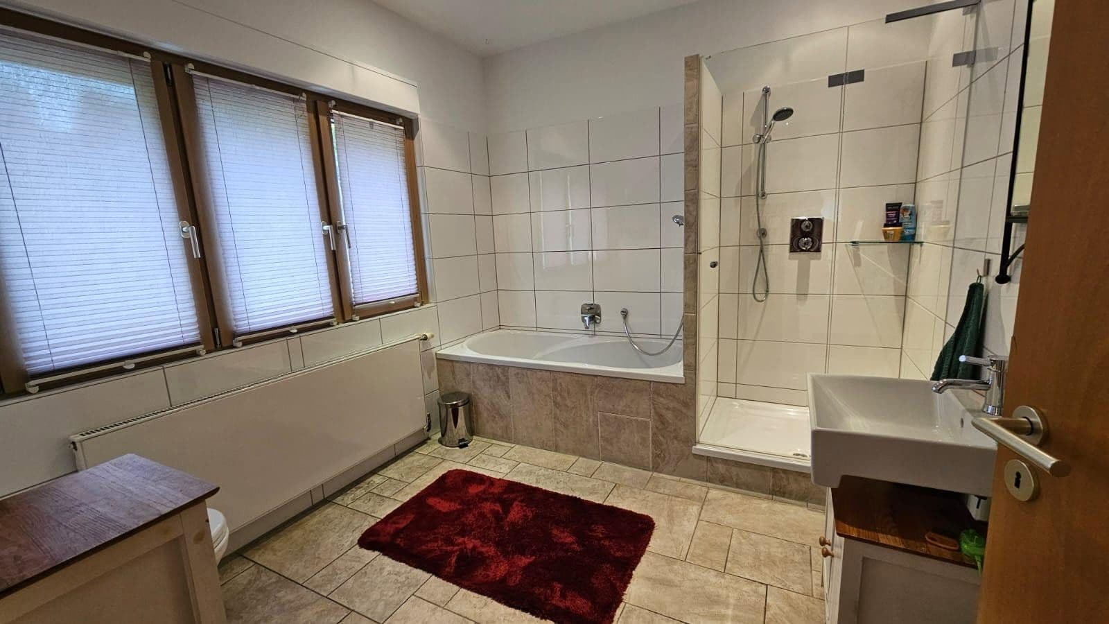 Prenájom domu 320 m², pozemek 730 m², Hofheim am Taunus, Hesensko Prenájom domu 320 m², pozemek 730 m², Hofheim am Taunus, Hesensko