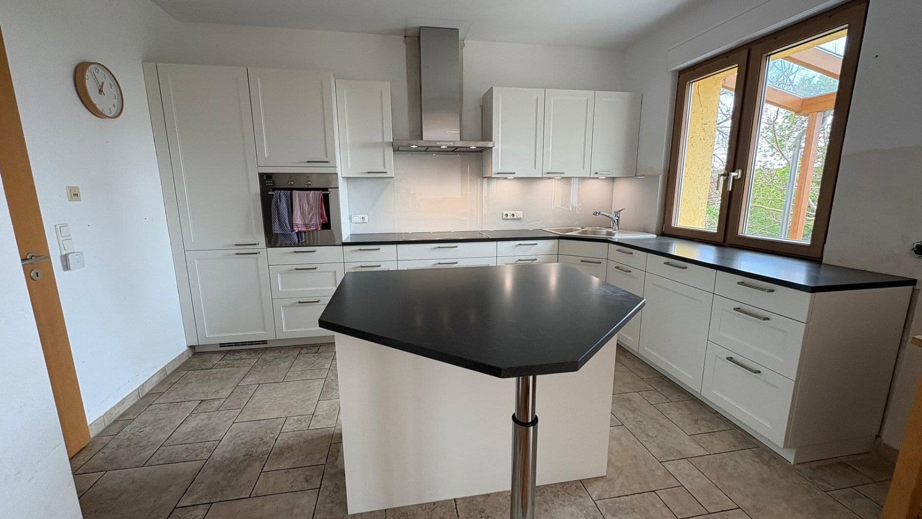 Prenájom domu 320 m², pozemek 730 m², Hofheim am Taunus, Hesensko Prenájom domu 320 m², pozemek 730 m², Hofheim am Taunus, Hesensko
