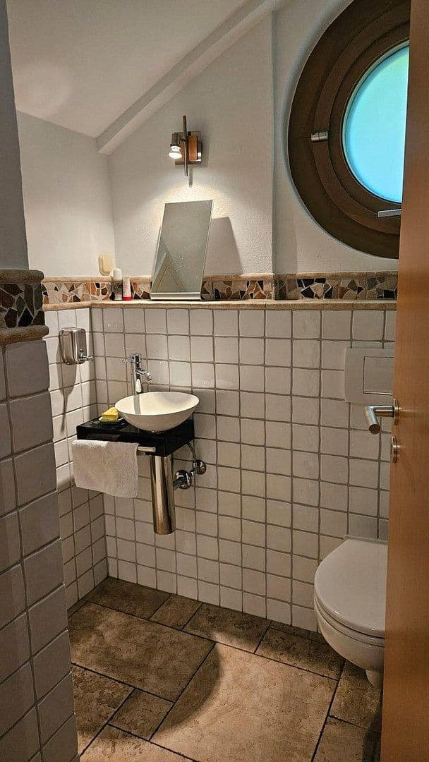 Prenájom domu 320 m², pozemek 730 m², Hofheim am Taunus, Hesensko Prenájom domu 320 m², pozemek 730 m², Hofheim am Taunus, Hesensko