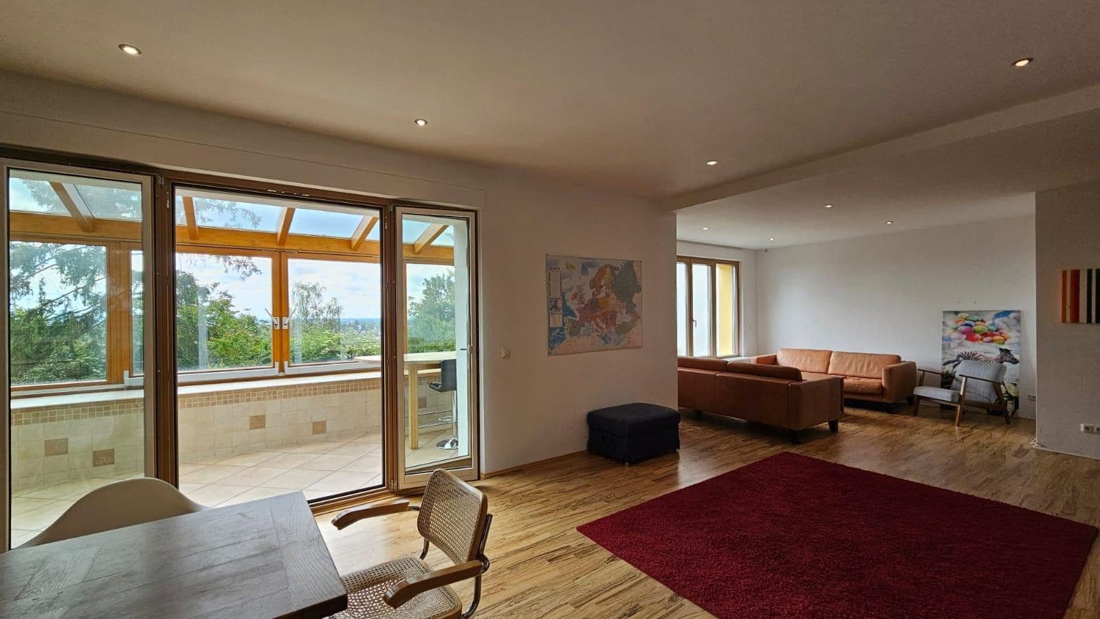 Prenájom domu 320 m², pozemek 730 m², Hofheim am Taunus, Hesensko Prenájom domu 320 m², pozemek 730 m², Hofheim am Taunus, Hesensko