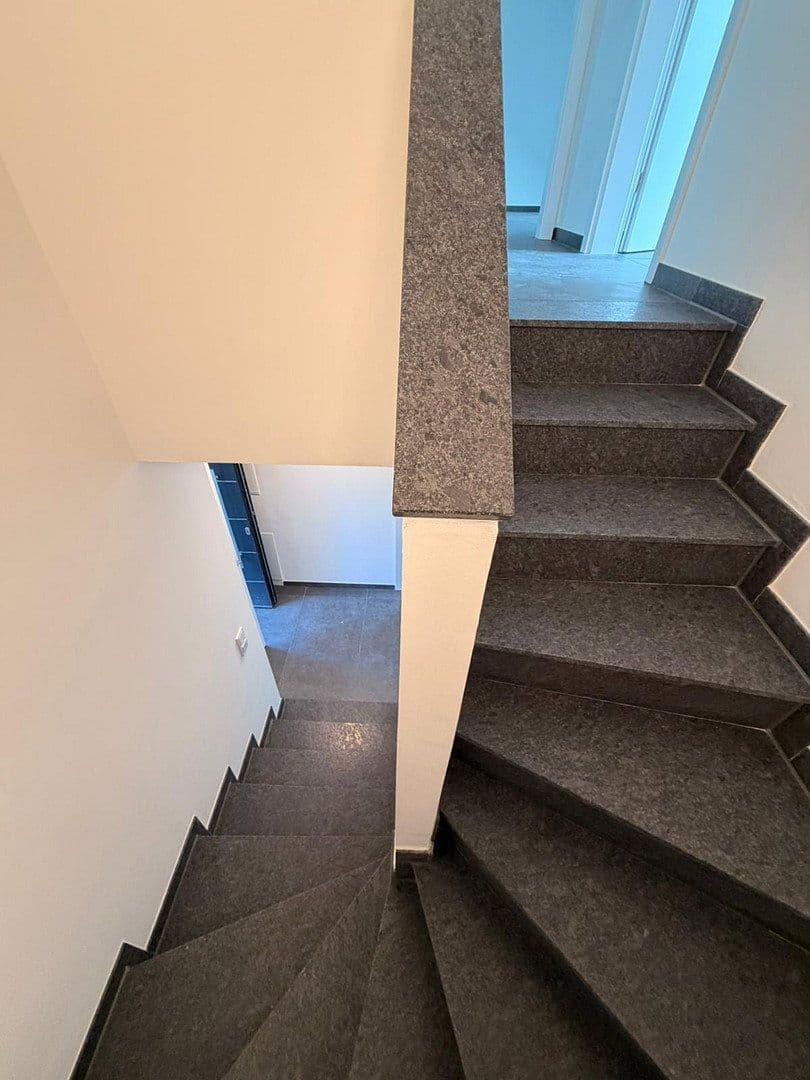 Prenájom domu 105 m², pozemek 30 m², Mörfelden-Walldorf, Hesensko Prenájom domu 105 m², pozemek 30 m², Mörfelden-Walldorf, Hesensko