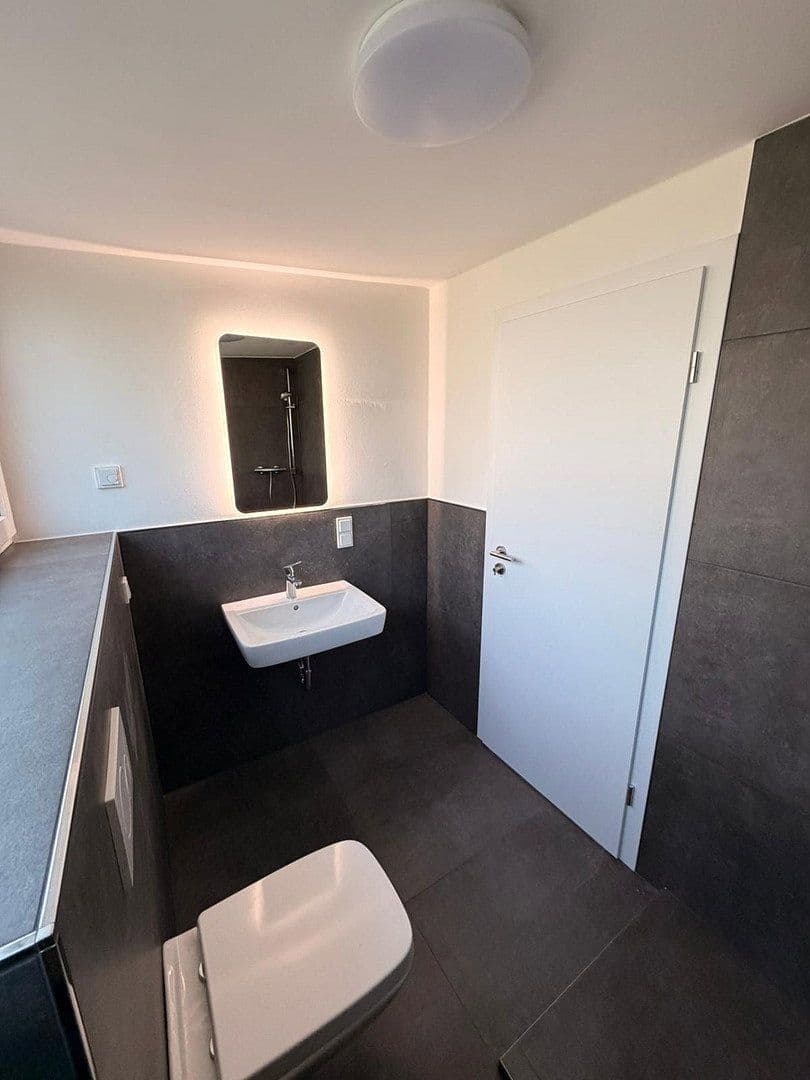 Prenájom domu 105 m², pozemek 30 m², Mörfelden-Walldorf, Hesensko Prenájom domu 105 m², pozemek 30 m², Mörfelden-Walldorf, Hesensko