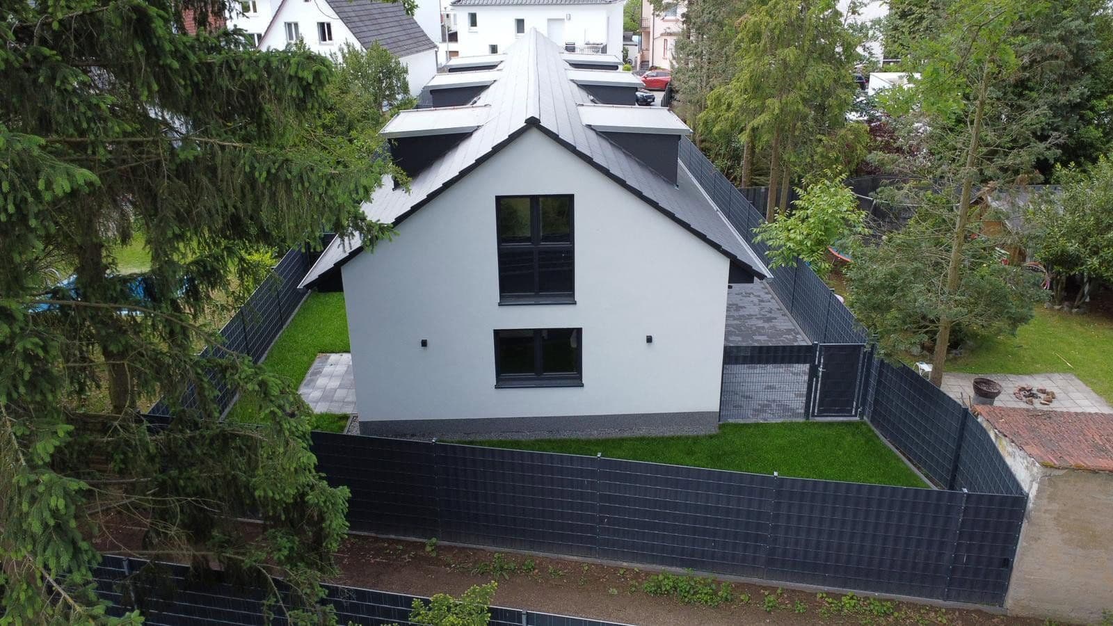 Prenájom domu 105 m², pozemek 30 m², Mörfelden-Walldorf, Hesensko Prenájom domu 105 m², pozemek 30 m², Mörfelden-Walldorf, Hesensko
